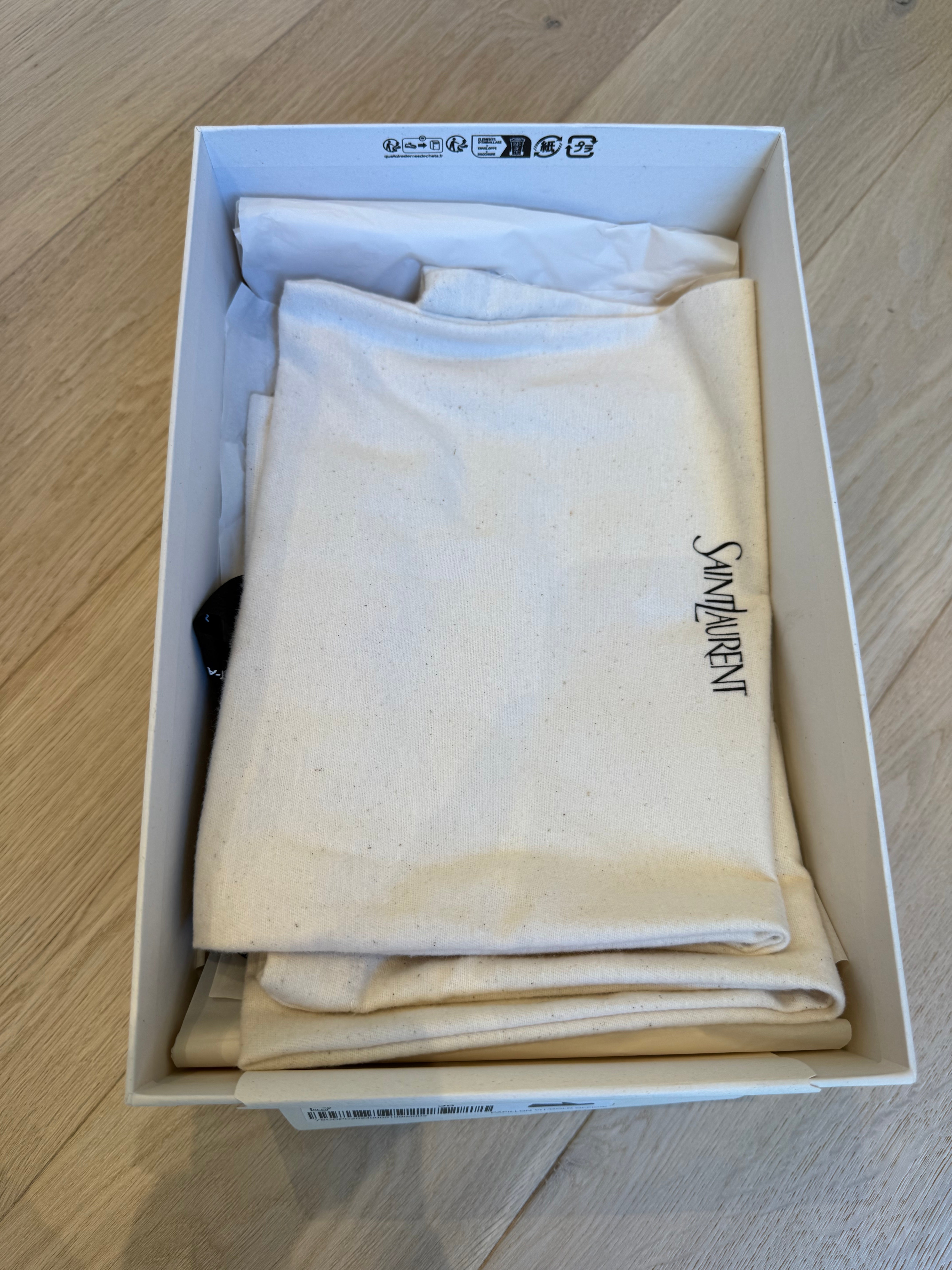 Saint Laurent Loafers (EU38)
