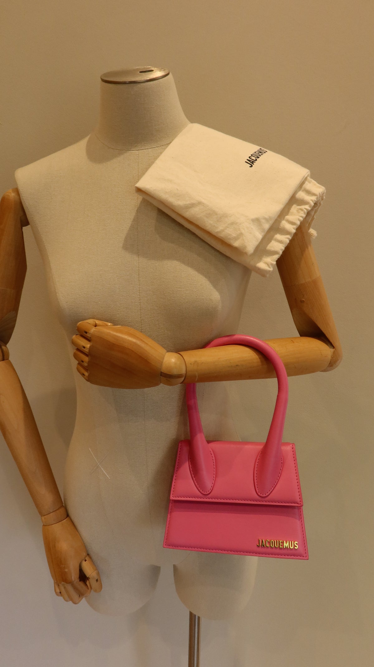 Jacquemus Le Chiquito Moyen Bag