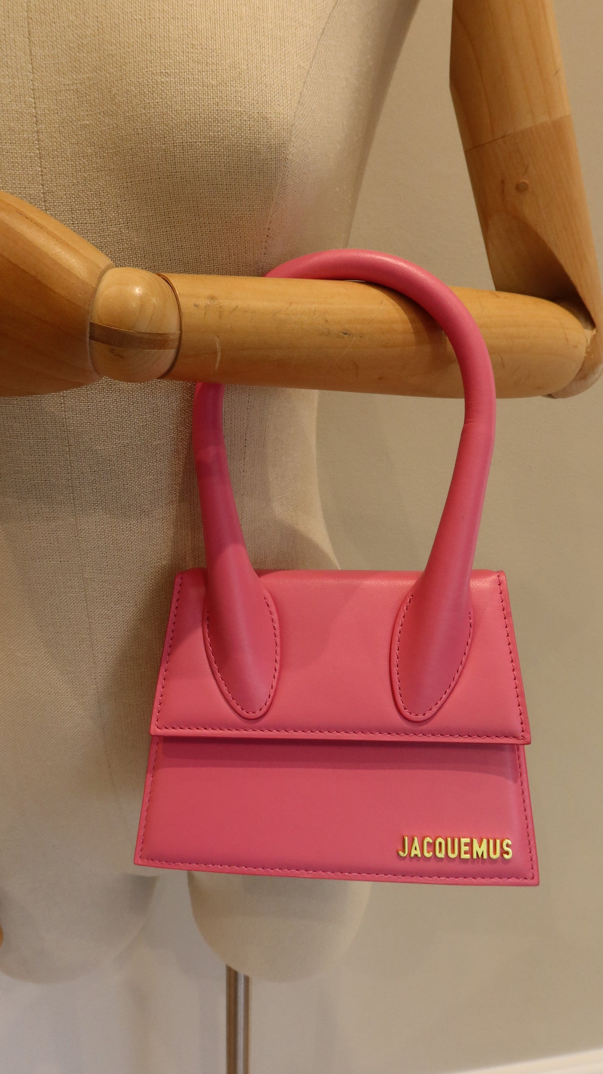 Jacquemus Le Chiquito Moyen Bag