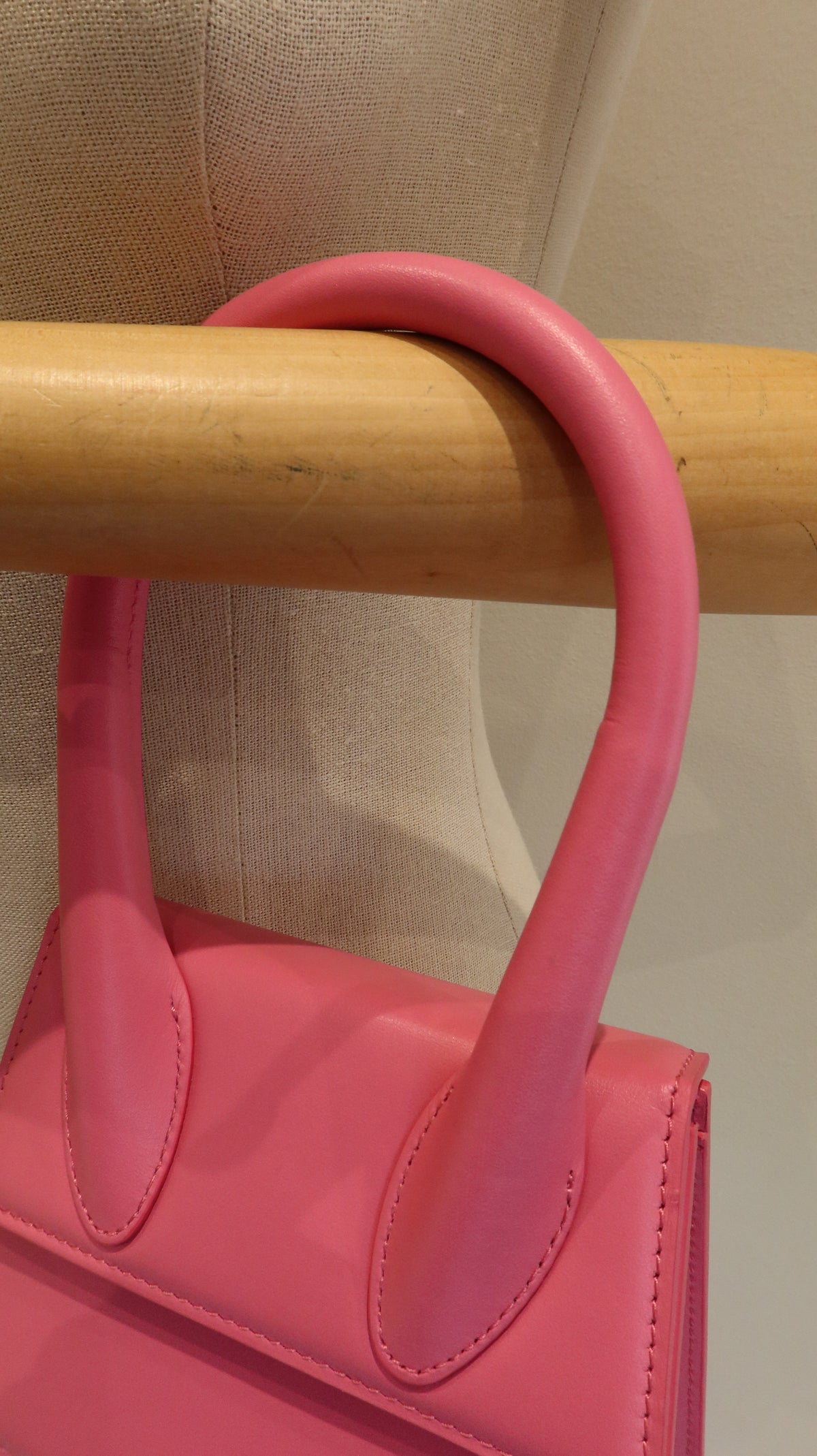 Jacquemus Le Chiquito Moyen Bag