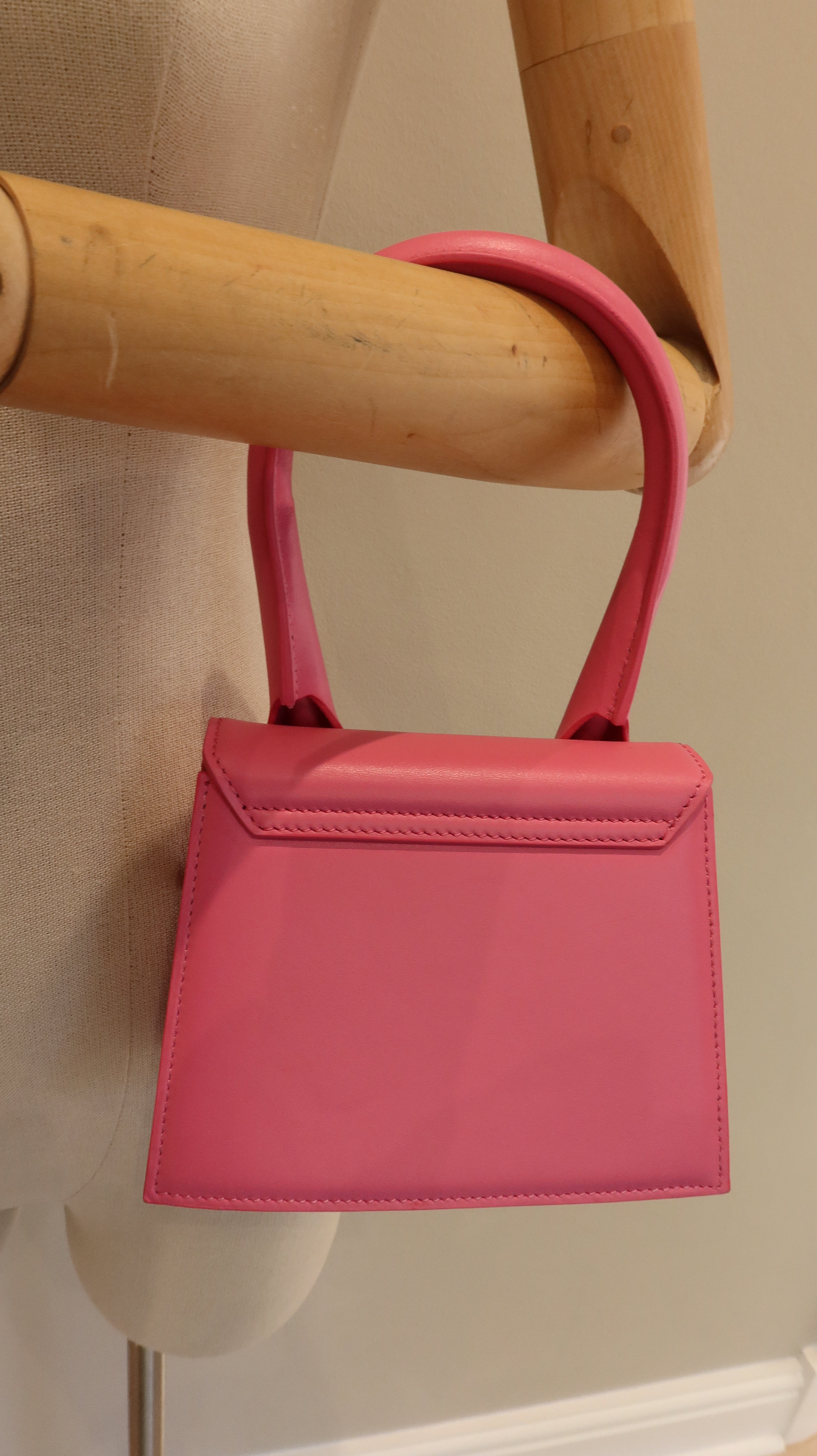 Jacquemus Le Chiquito Moyen Bag