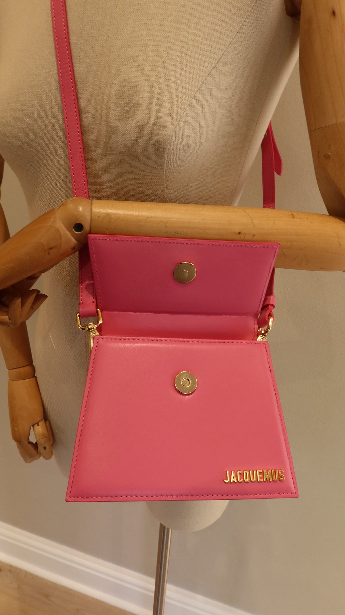 Jacquemus Le Chiquito Moyen Bag