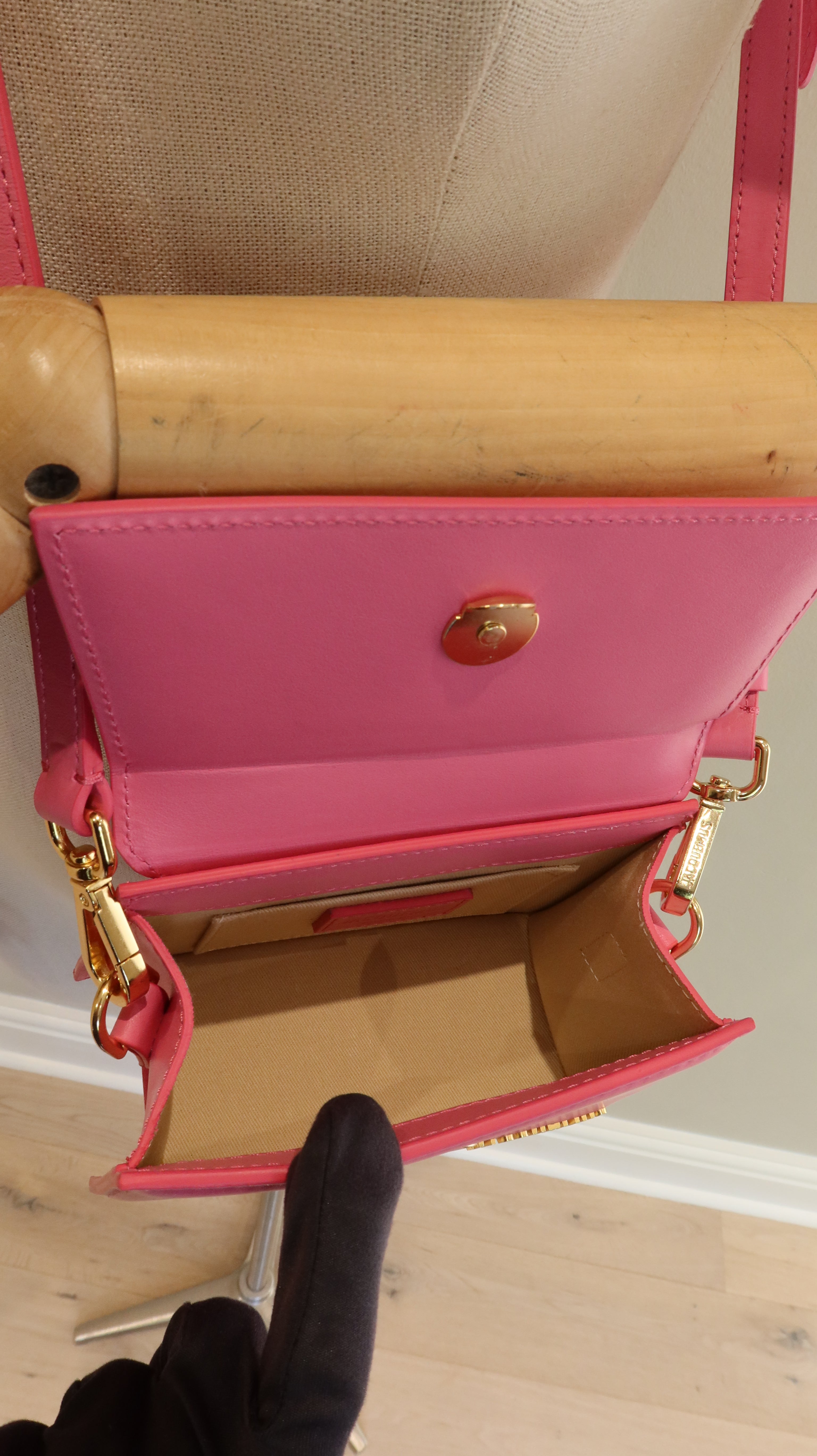 Jacquemus Le Chiquito Moyen Bag