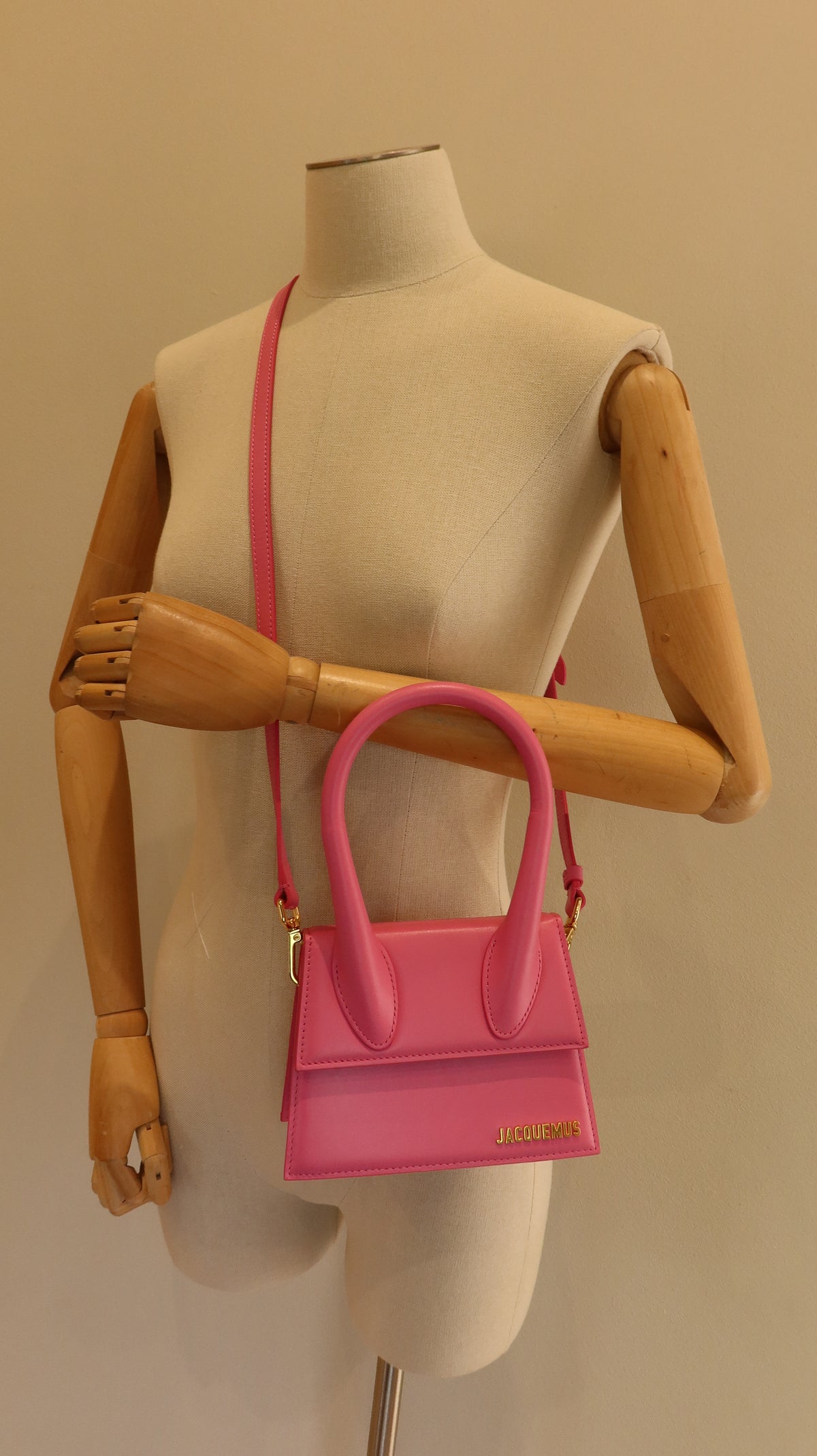 Jacquemus Le Chiquito Moyen Bag