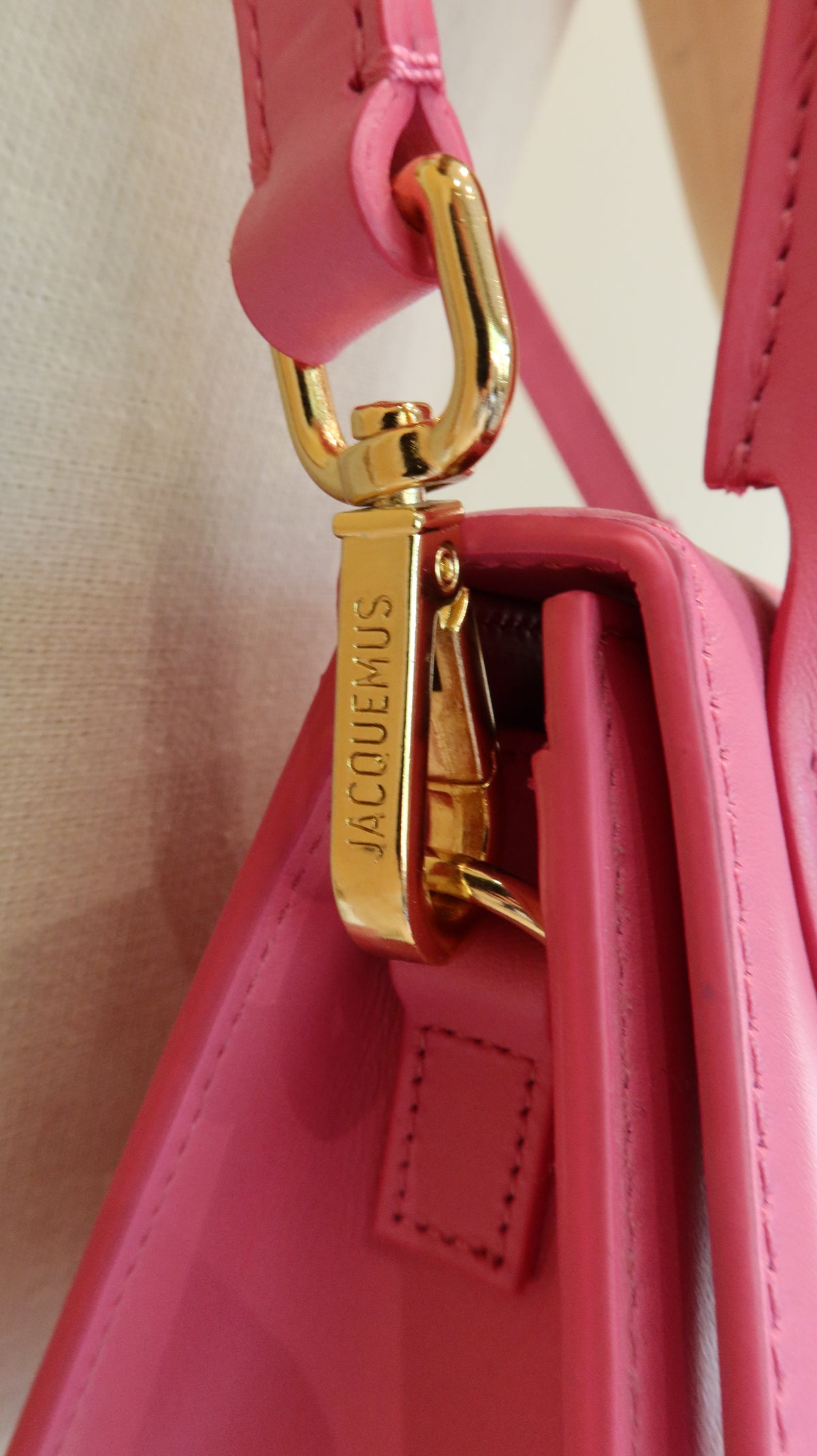 Jacquemus Le Chiquito Moyen Bag