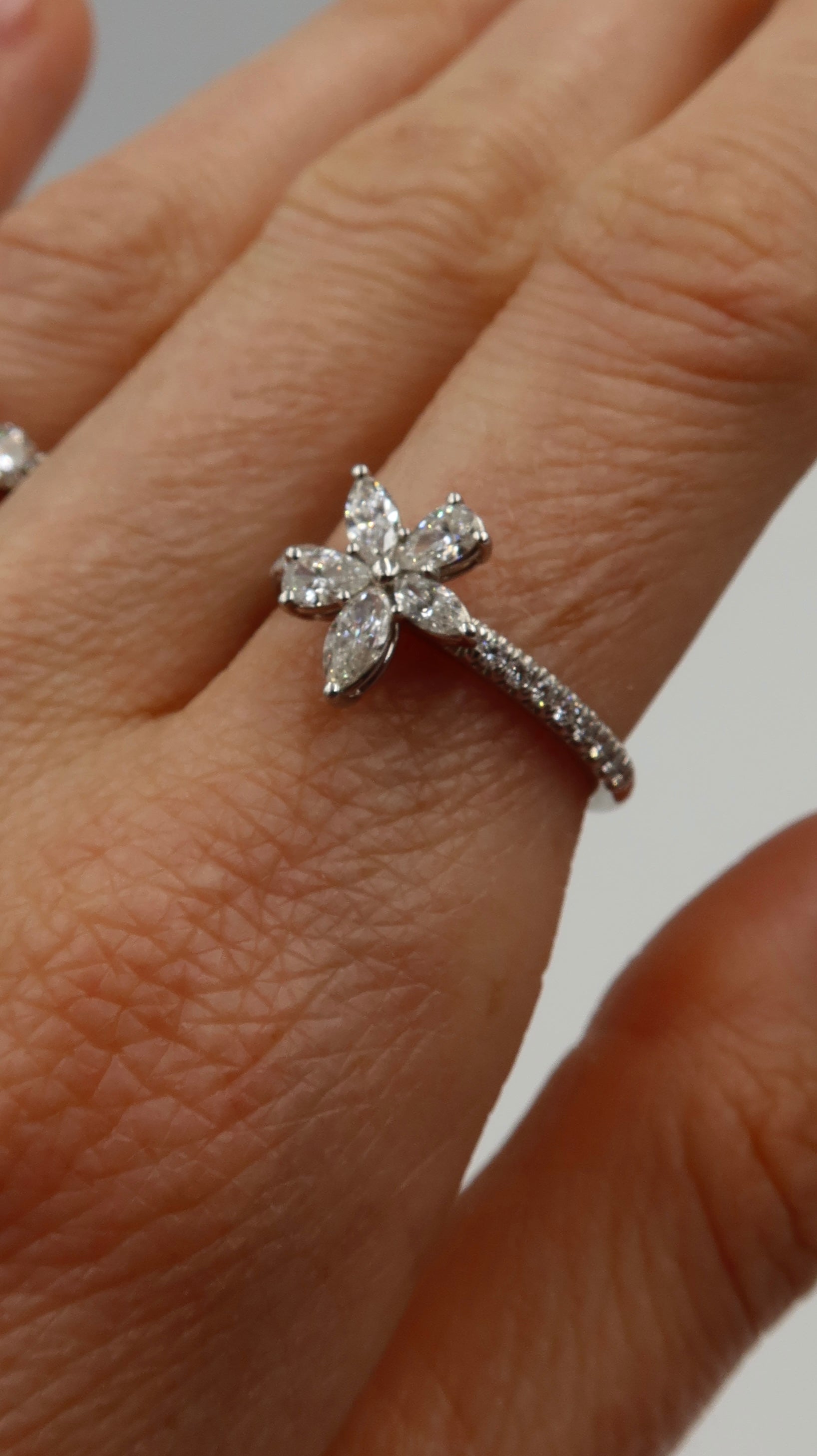 Tiffany & Co Victoria Diamond Mixed Cluster Ring (60/S)