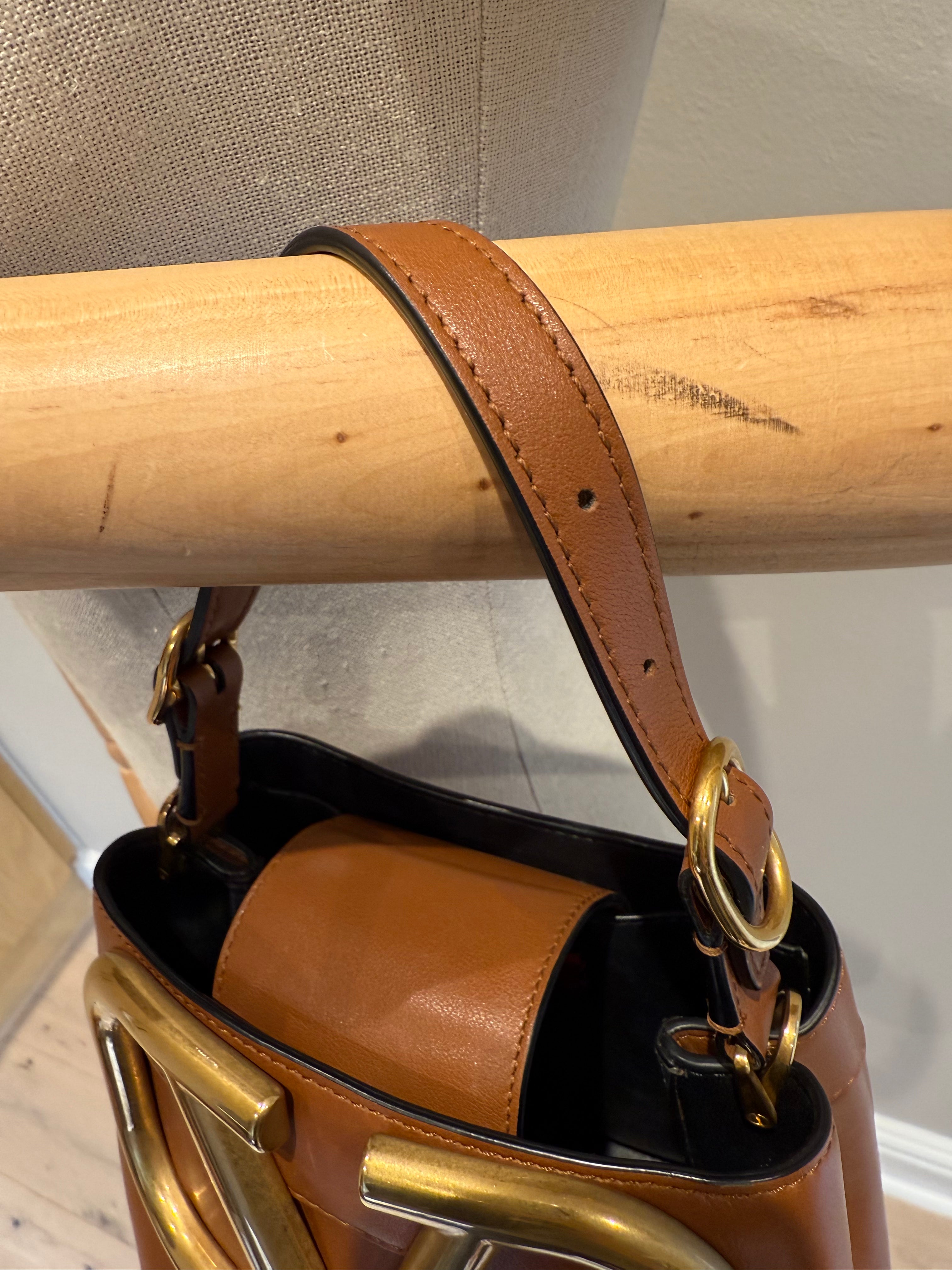 Valentino Garavani Supervee Bag