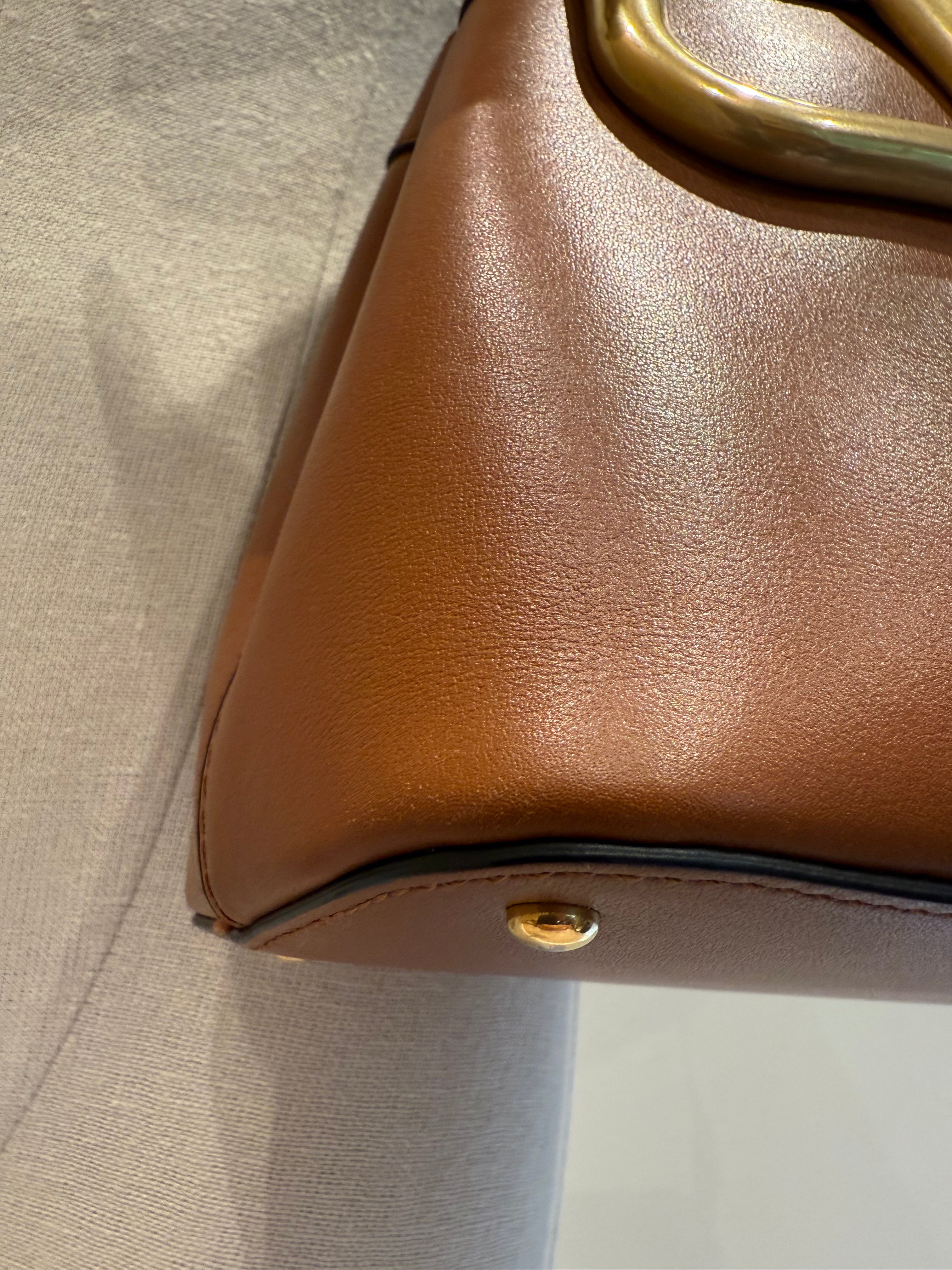 Valentino Garavani Supervee Bag