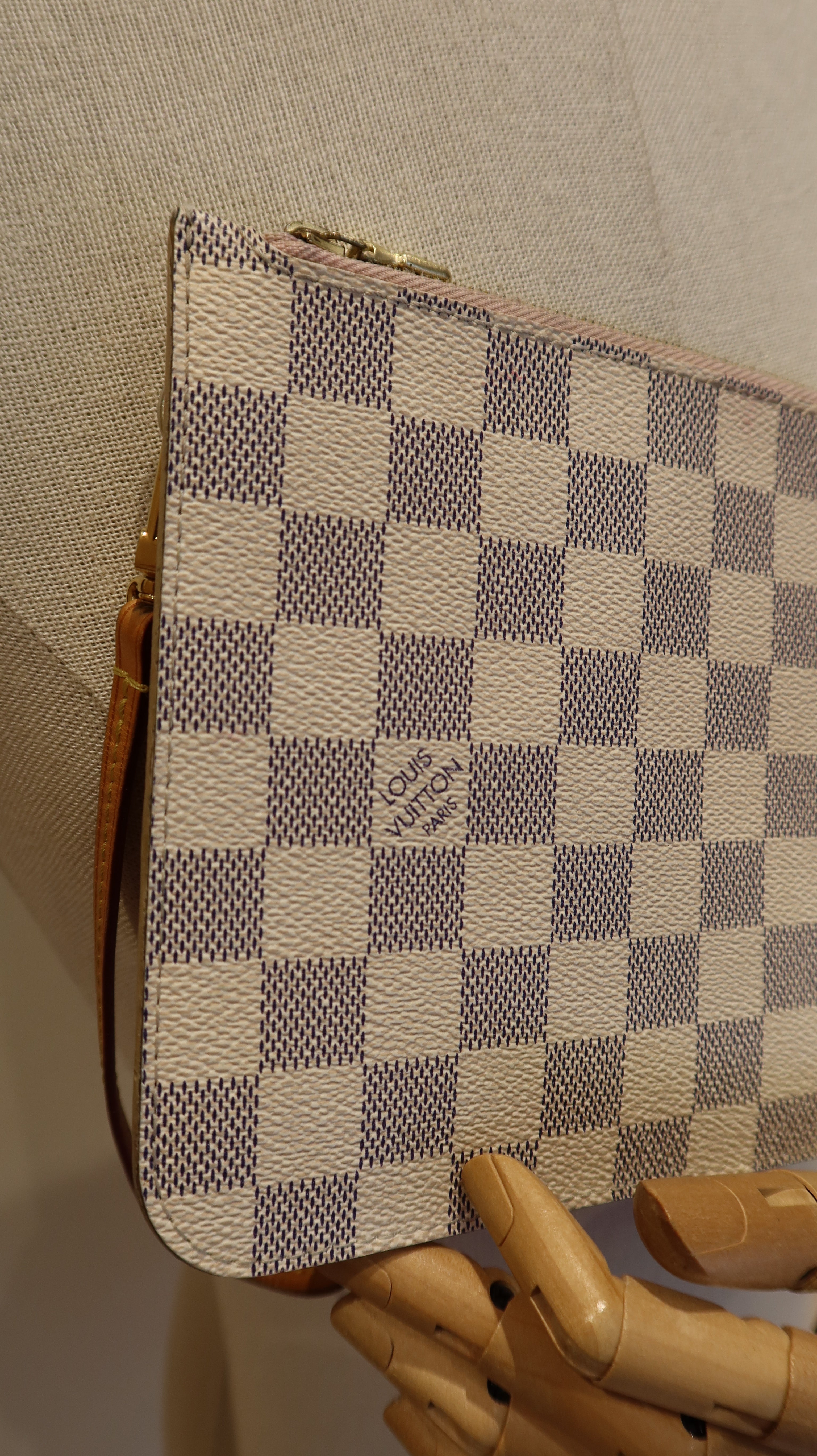 Louis Vuitton Neverfull Pochette