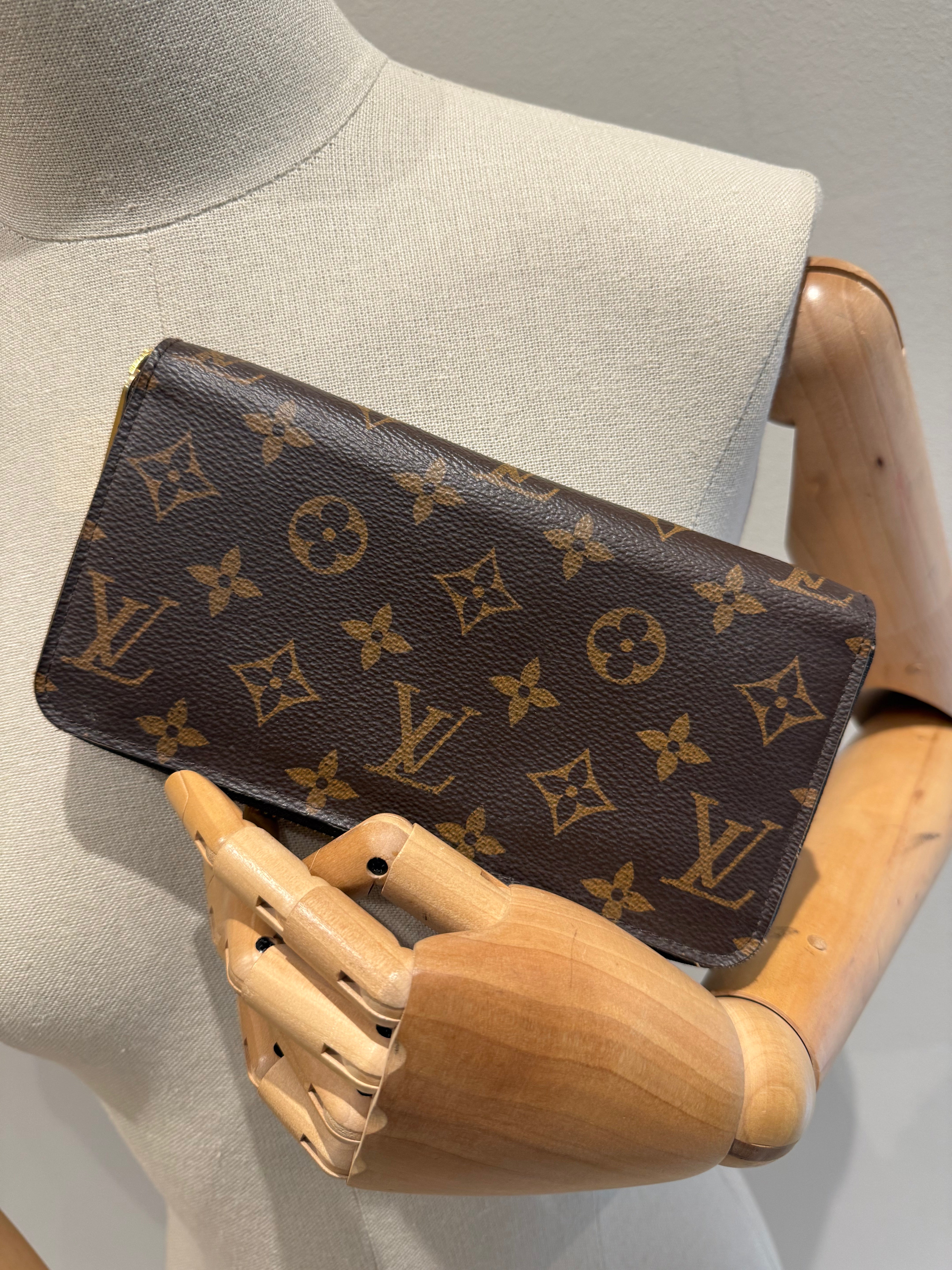 Louis Vuitton Zippy Wallet
