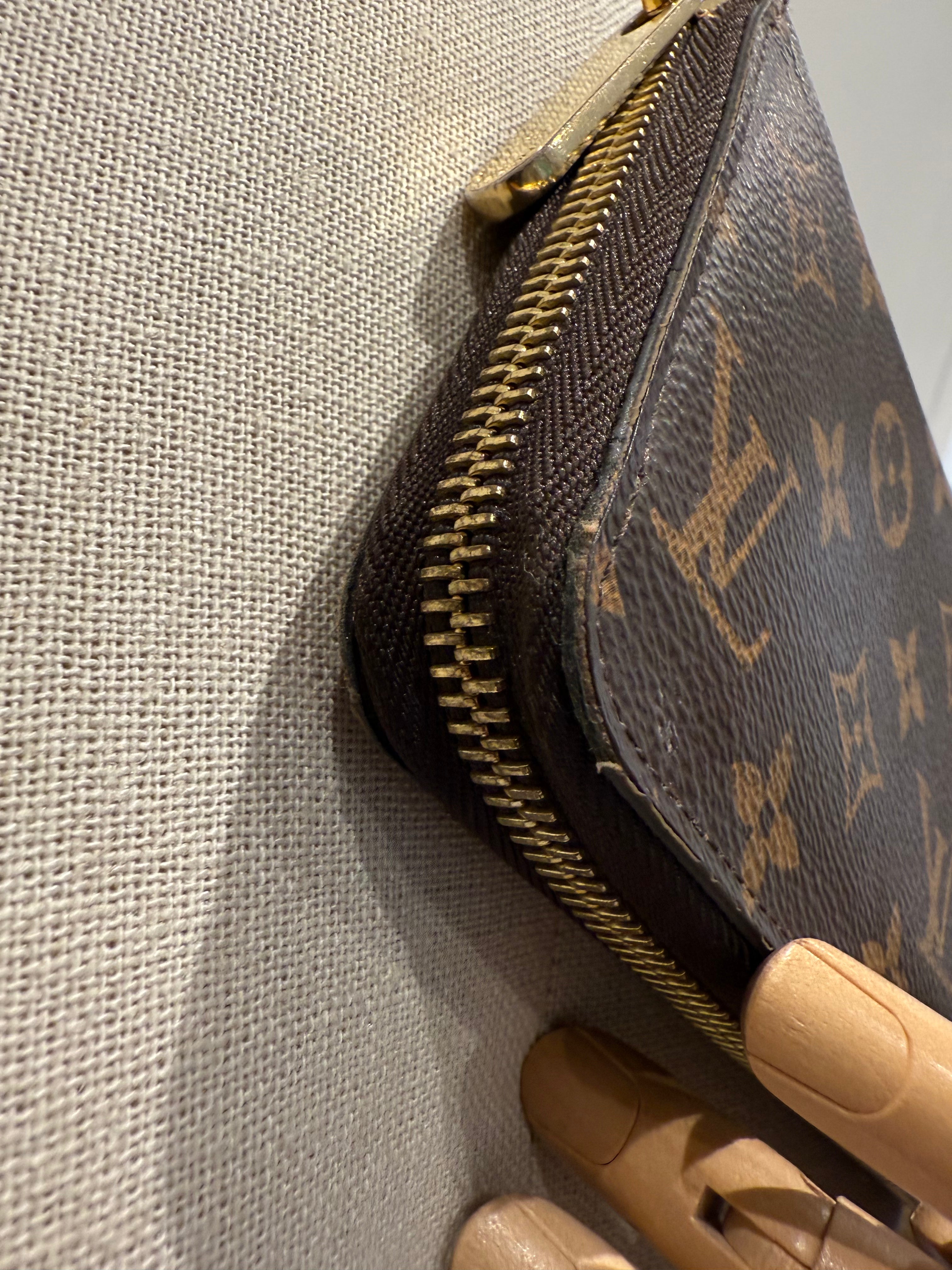 Louis Vuitton Zippy Wallet
