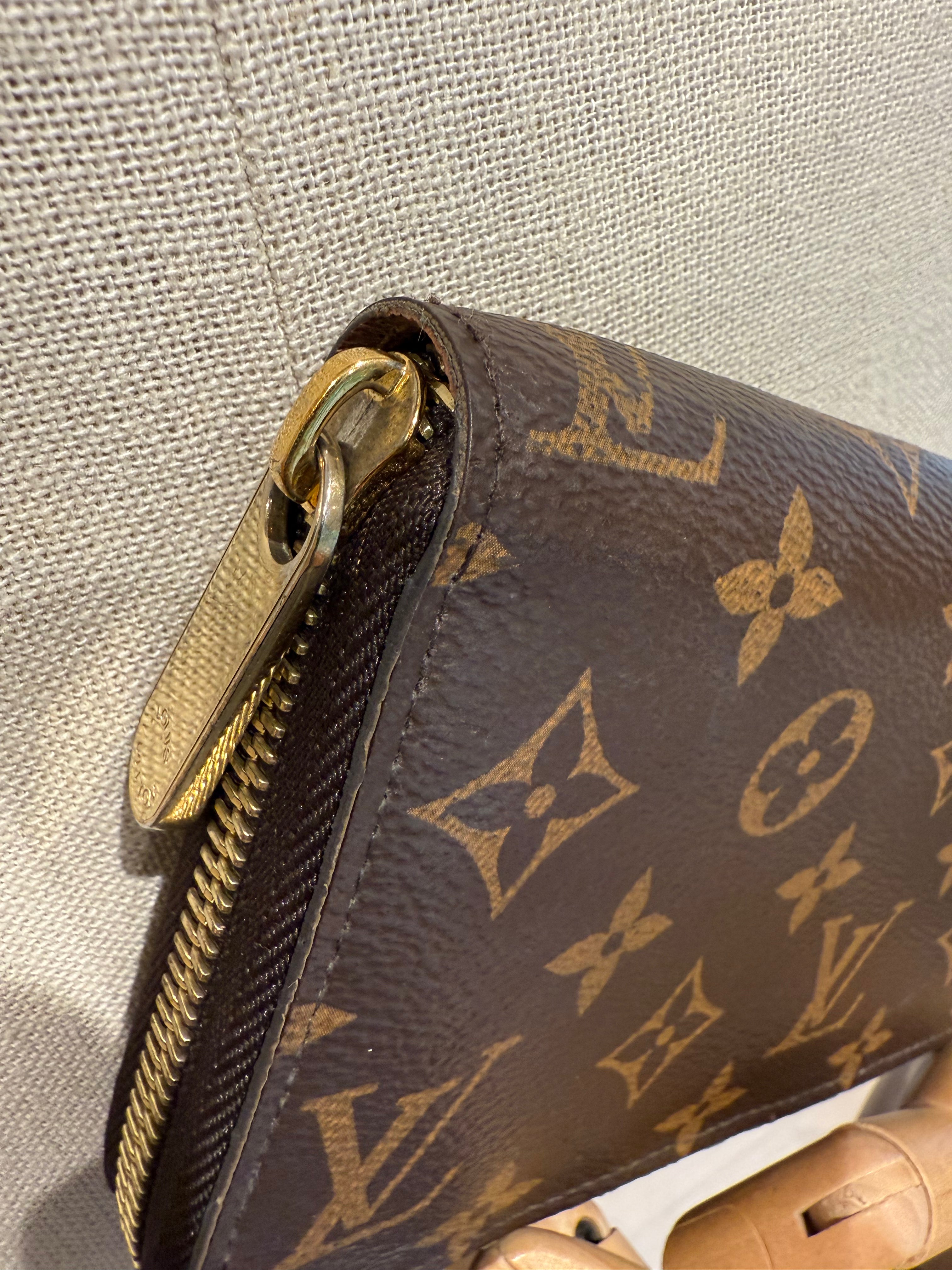 Louis Vuitton Zippy Wallet