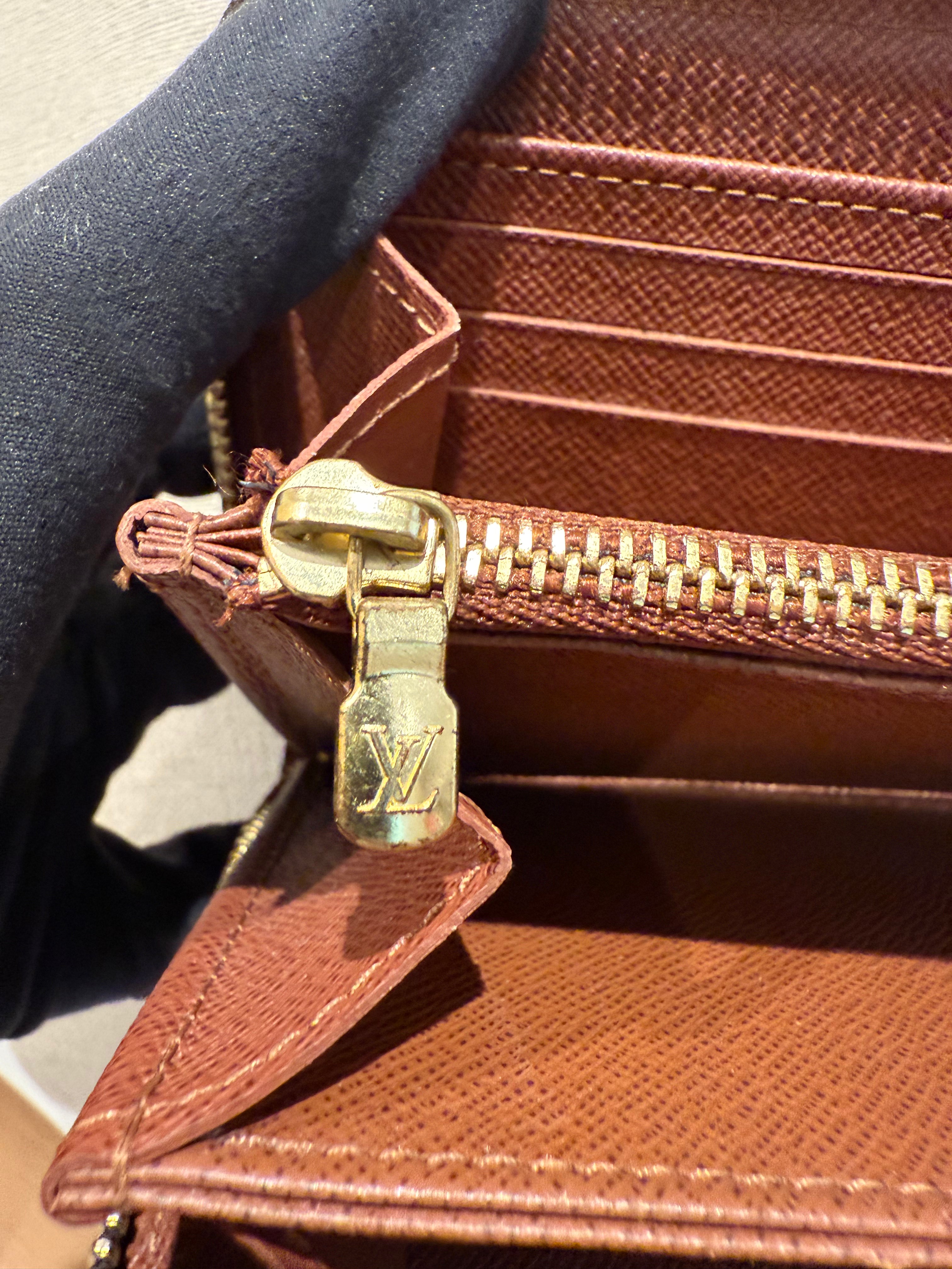 Louis Vuitton Zippy Wallet