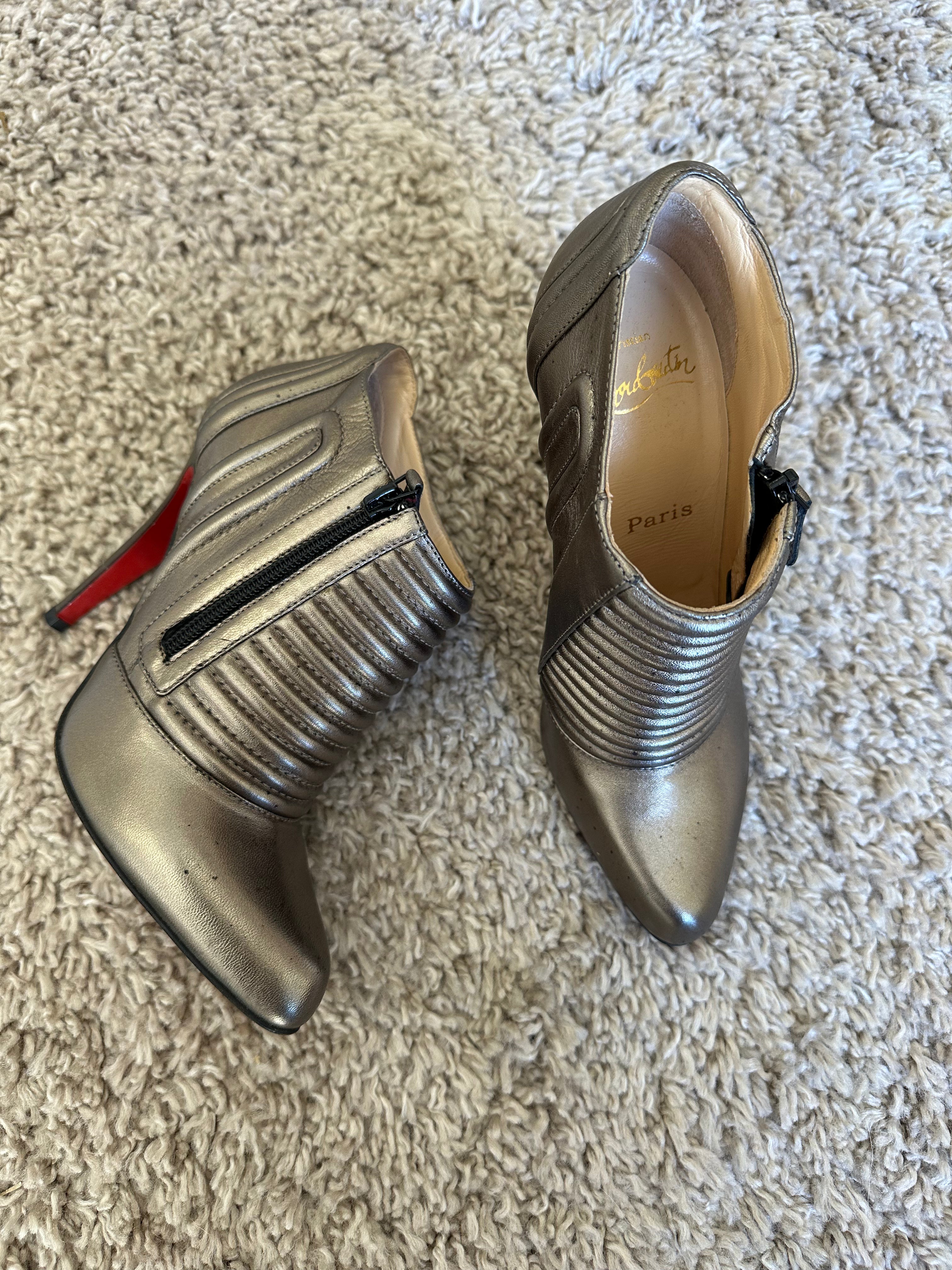 Christian Louboutin Metallic Heels (EU38.5)