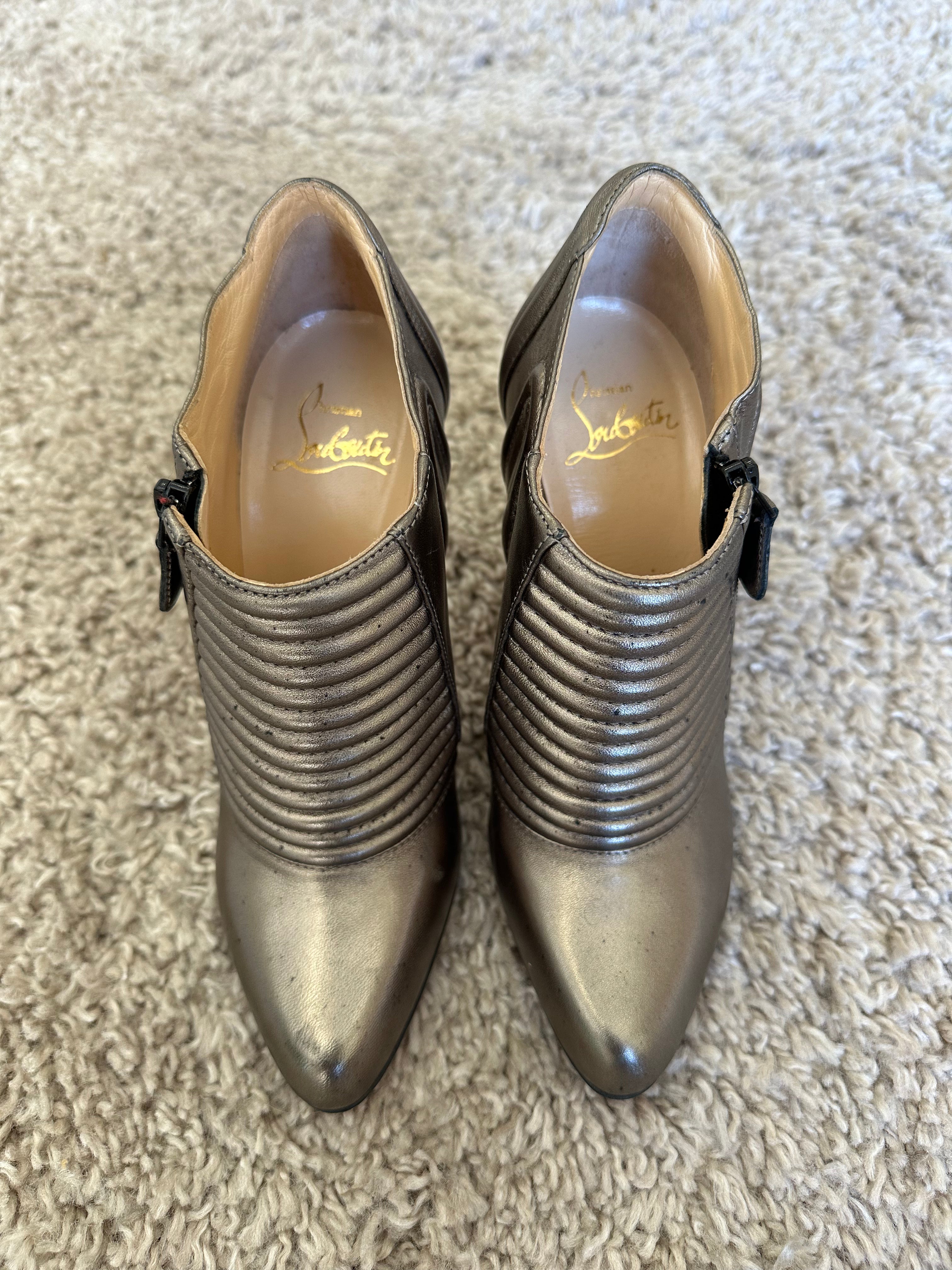 Christian Louboutin Metallic Heels (EU38.5)