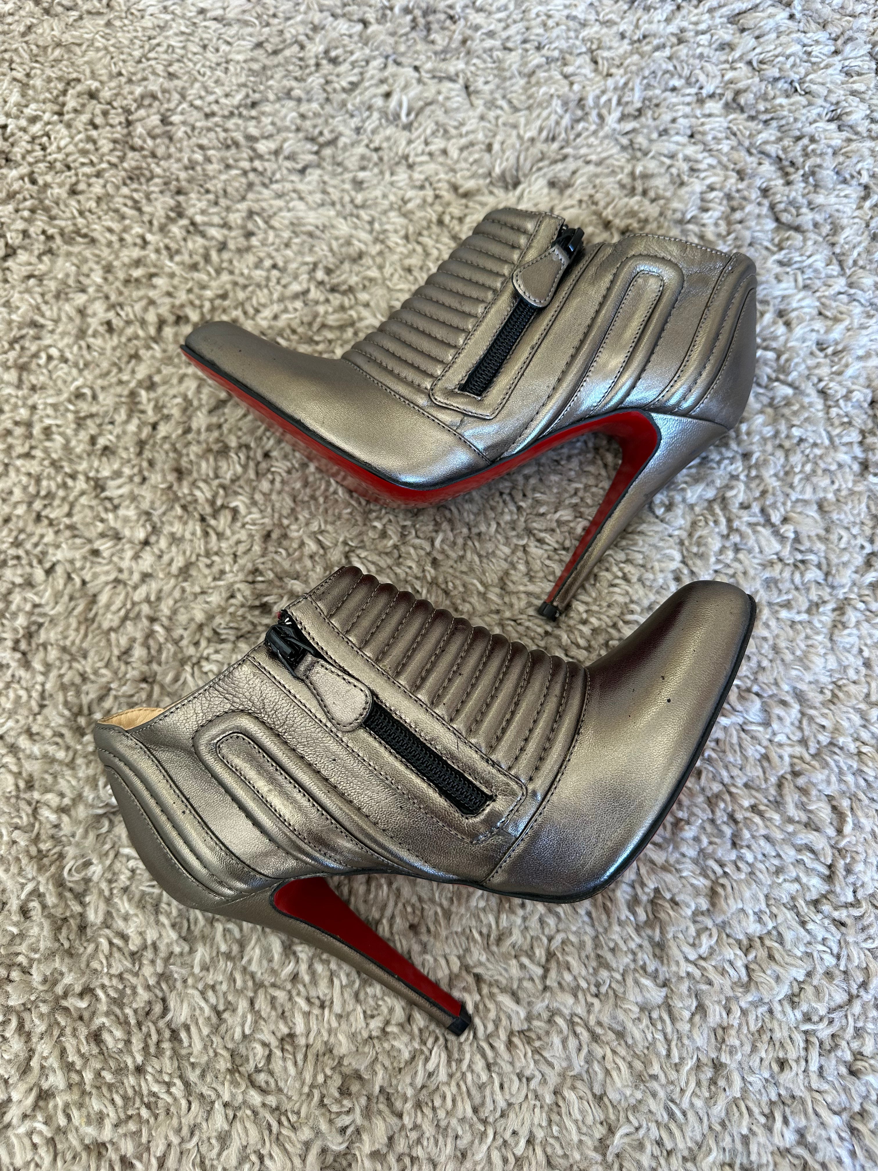 Christian Louboutin Metallic Heels (EU38.5)