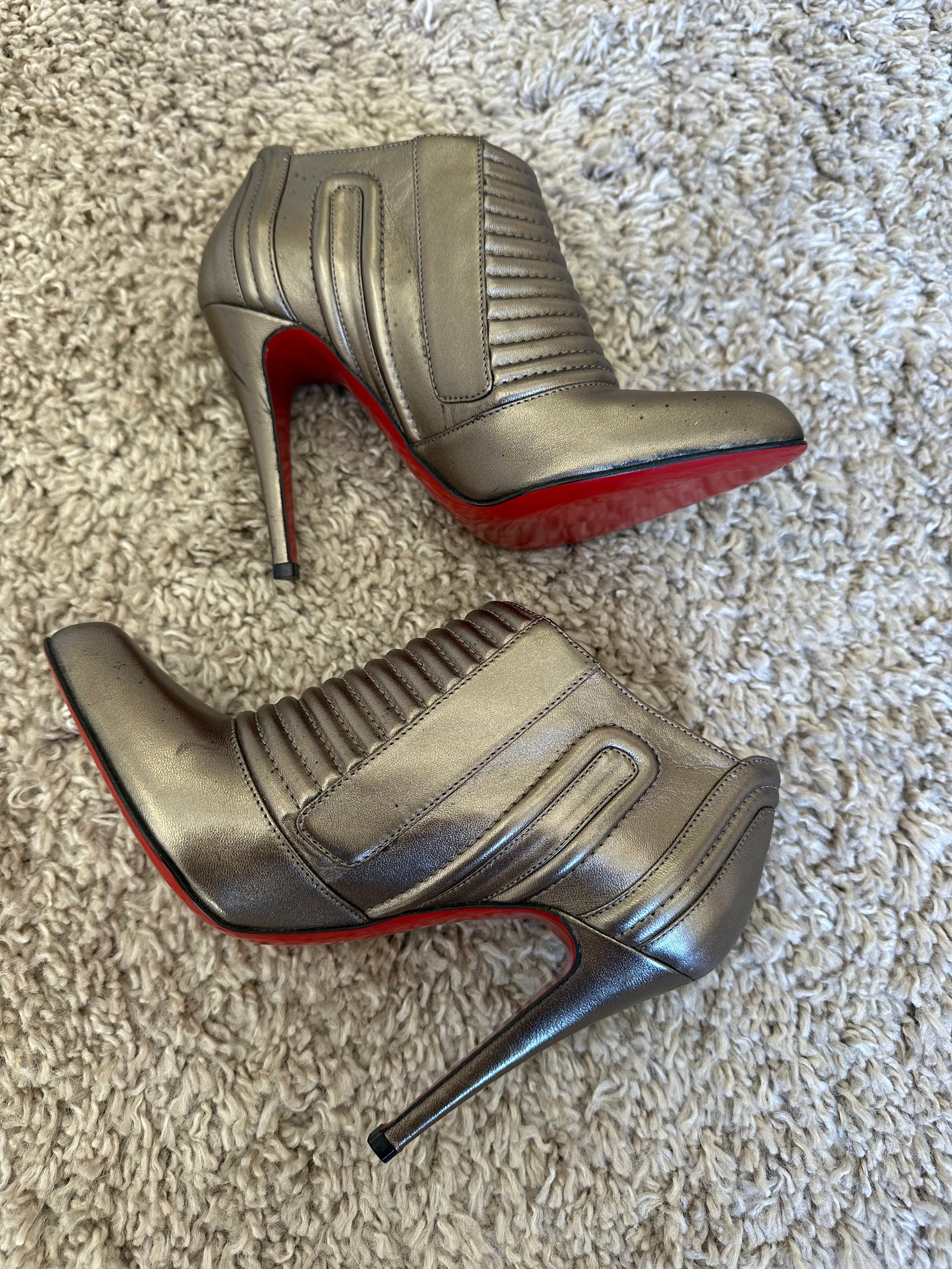 Christian Louboutin Metallic Heels (EU38.5)