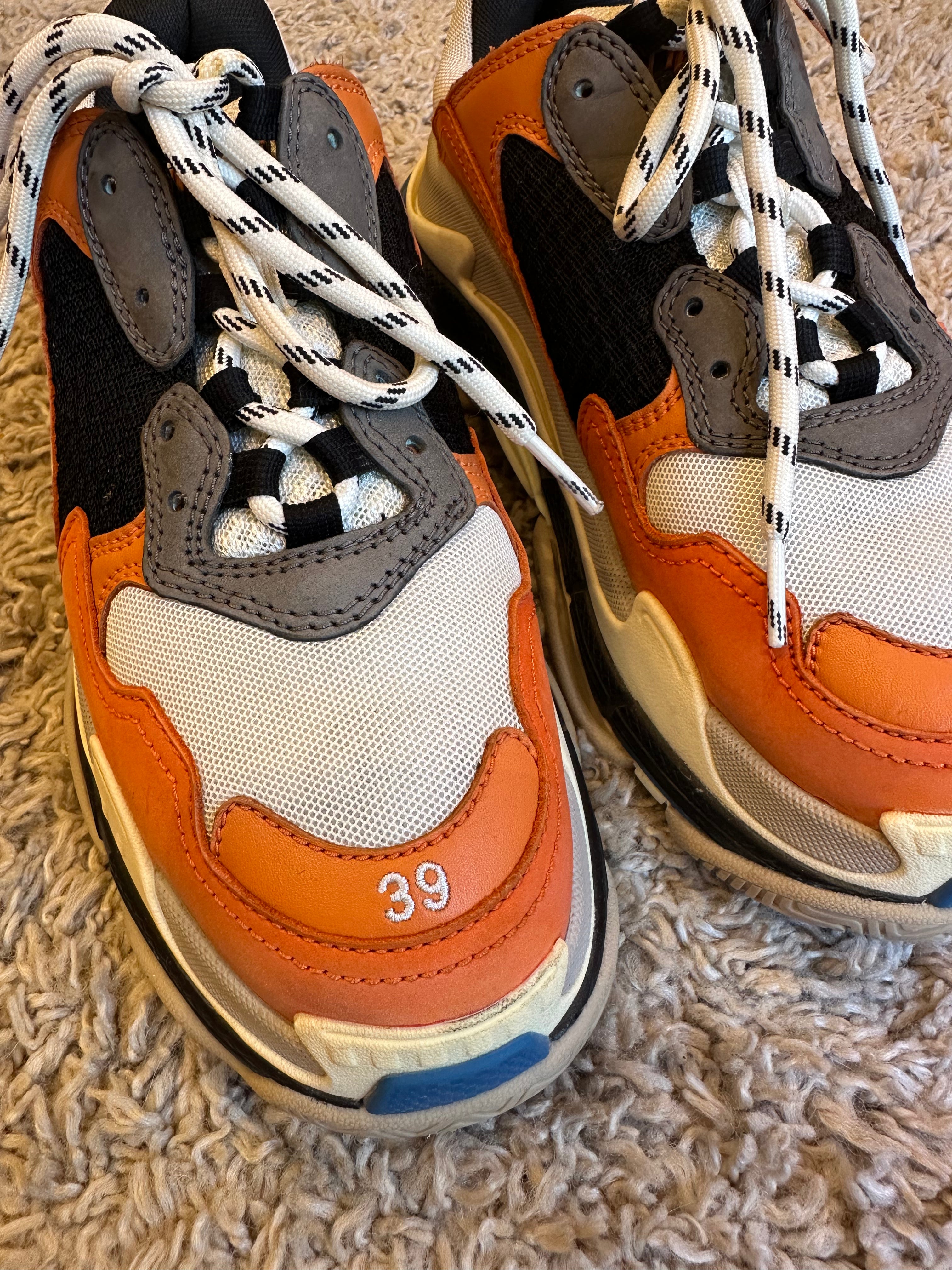 Balenciaga Triple S Sneakers (EU39)
