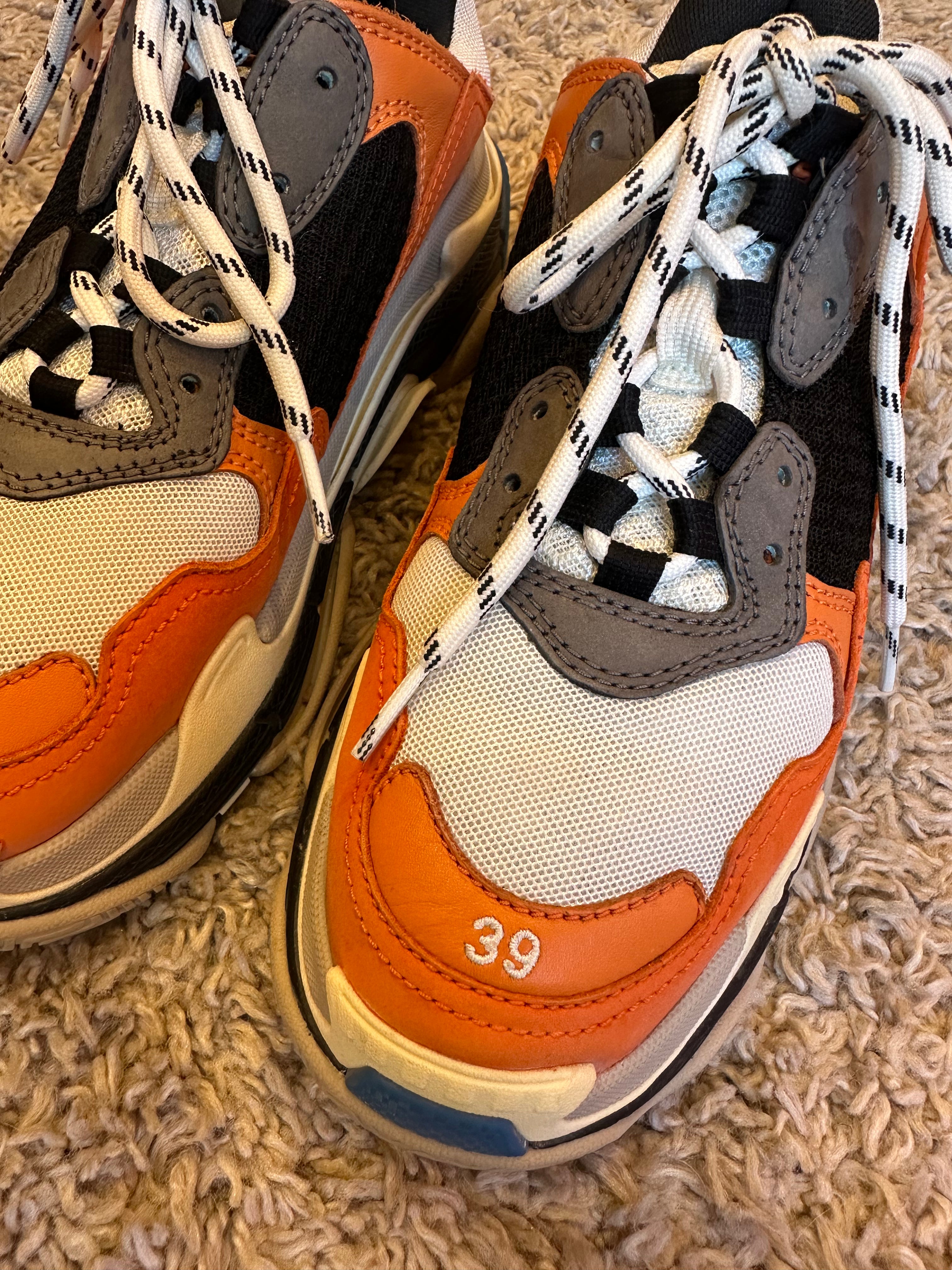 Balenciaga Triple S Sneakers (EU39)