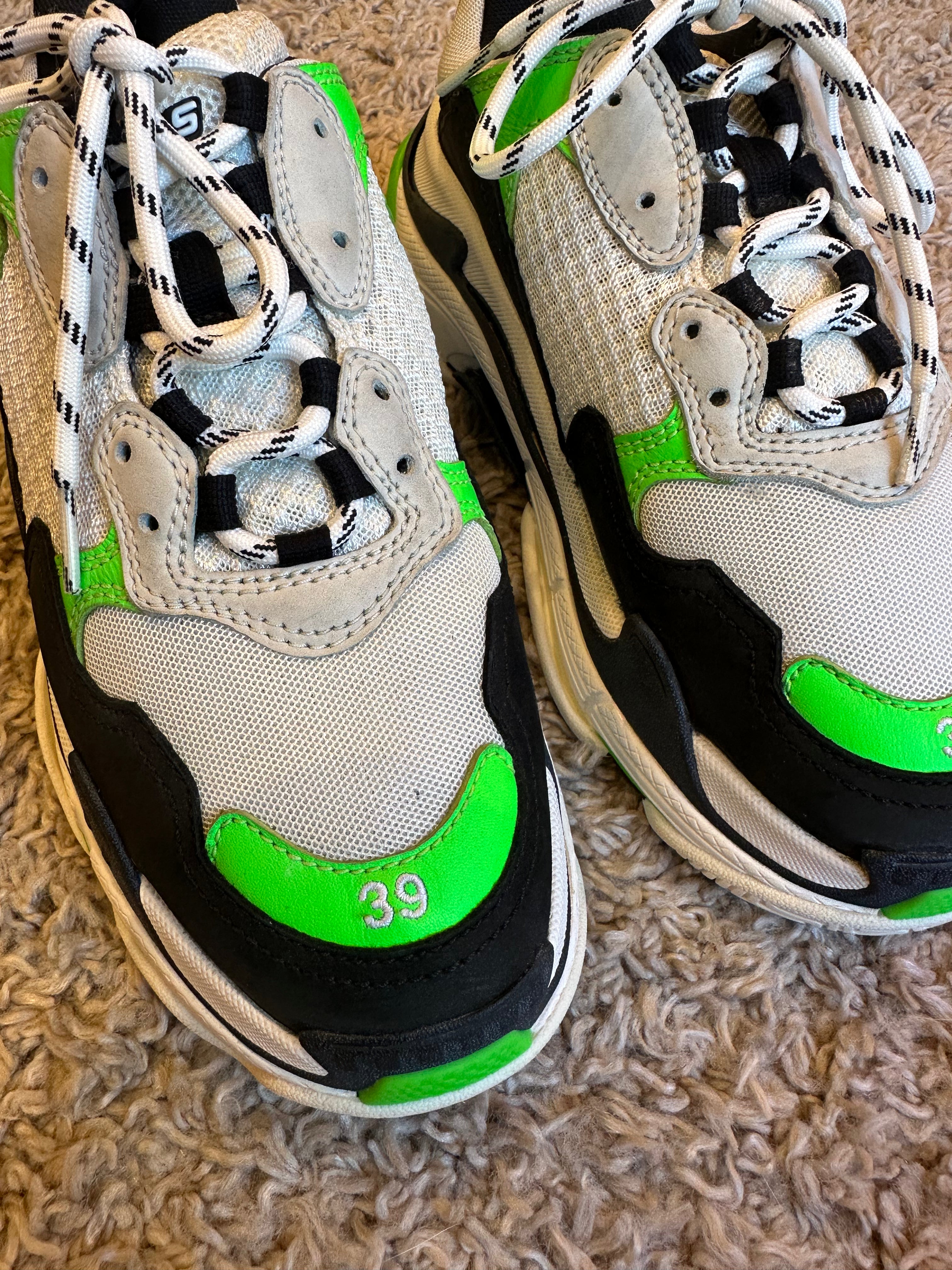 Balenciaga Triple S Sneakers (EU39)