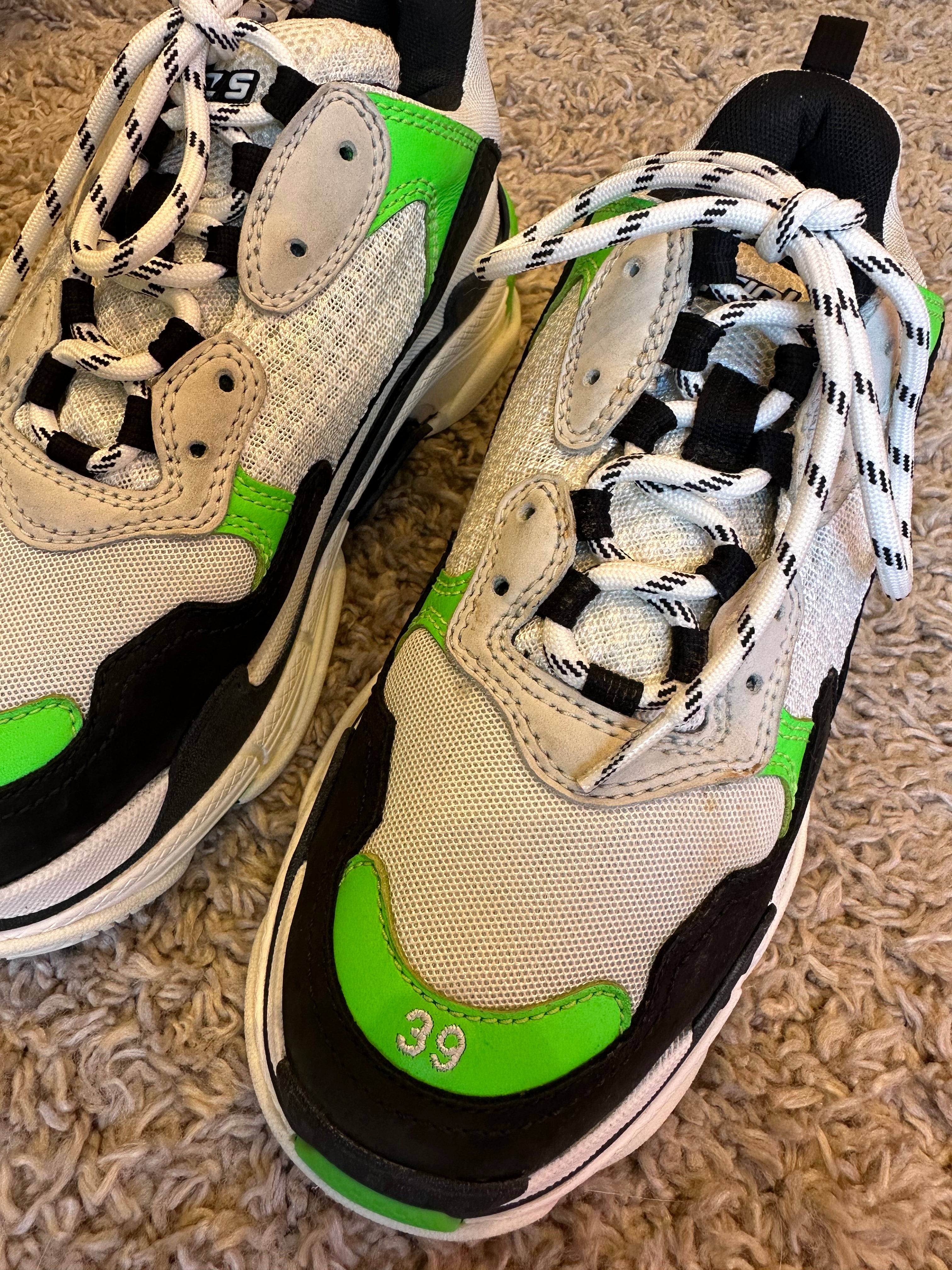 Balenciaga Triple S Sneakers (EU39)