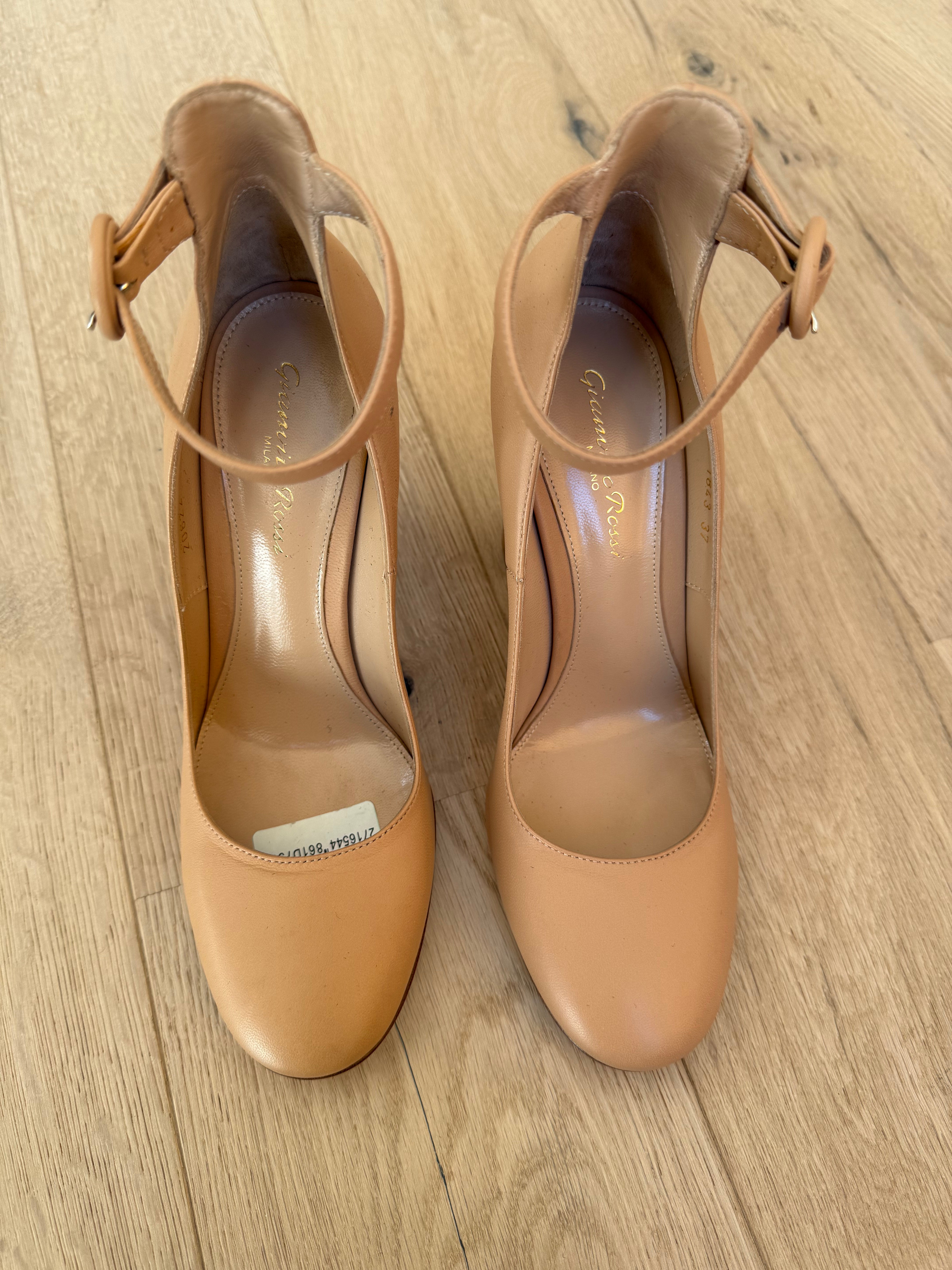 Gianvito Rossi Heels (EU37)