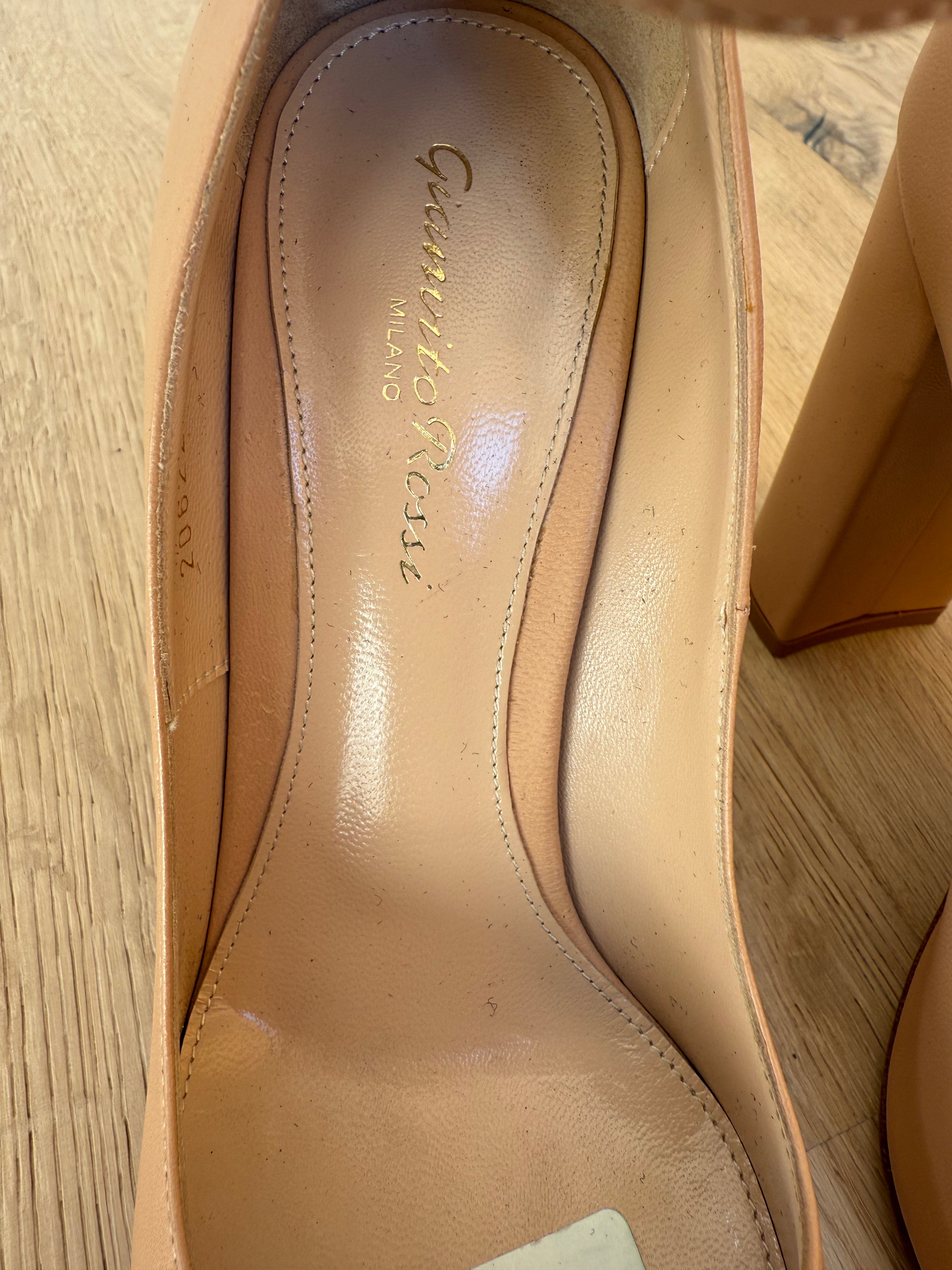 Gianvito Rossi Heels (EU37)
