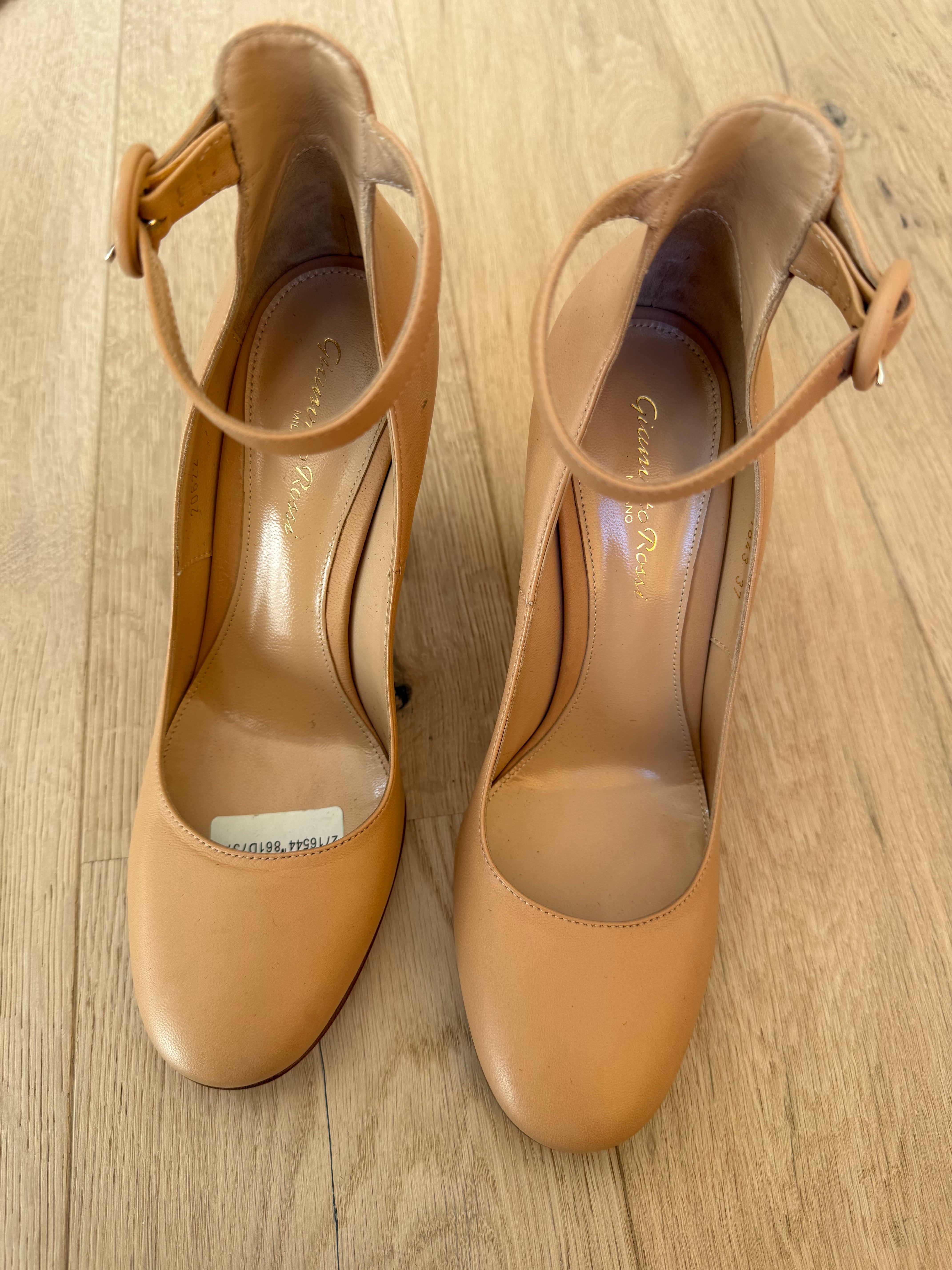 Gianvito Rossi Heels (EU37)