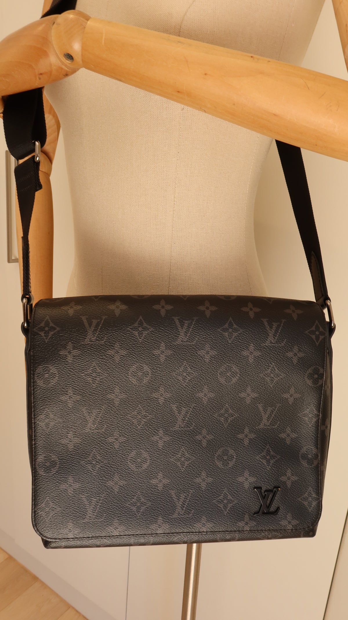 Louis Vuitton District PM Messenger Bag