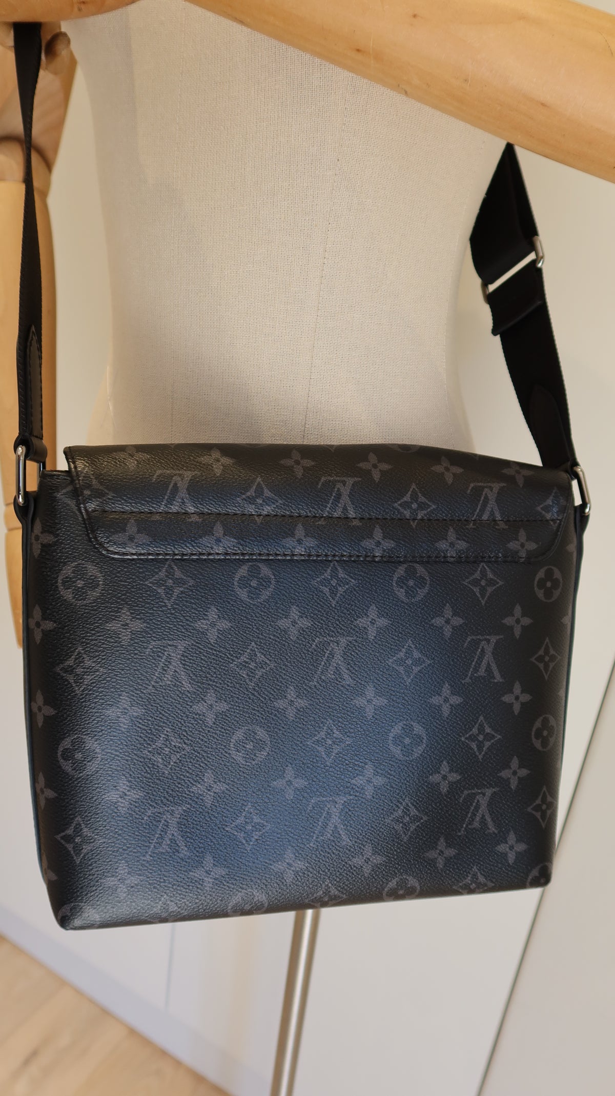 Louis Vuitton District PM Messenger Bag