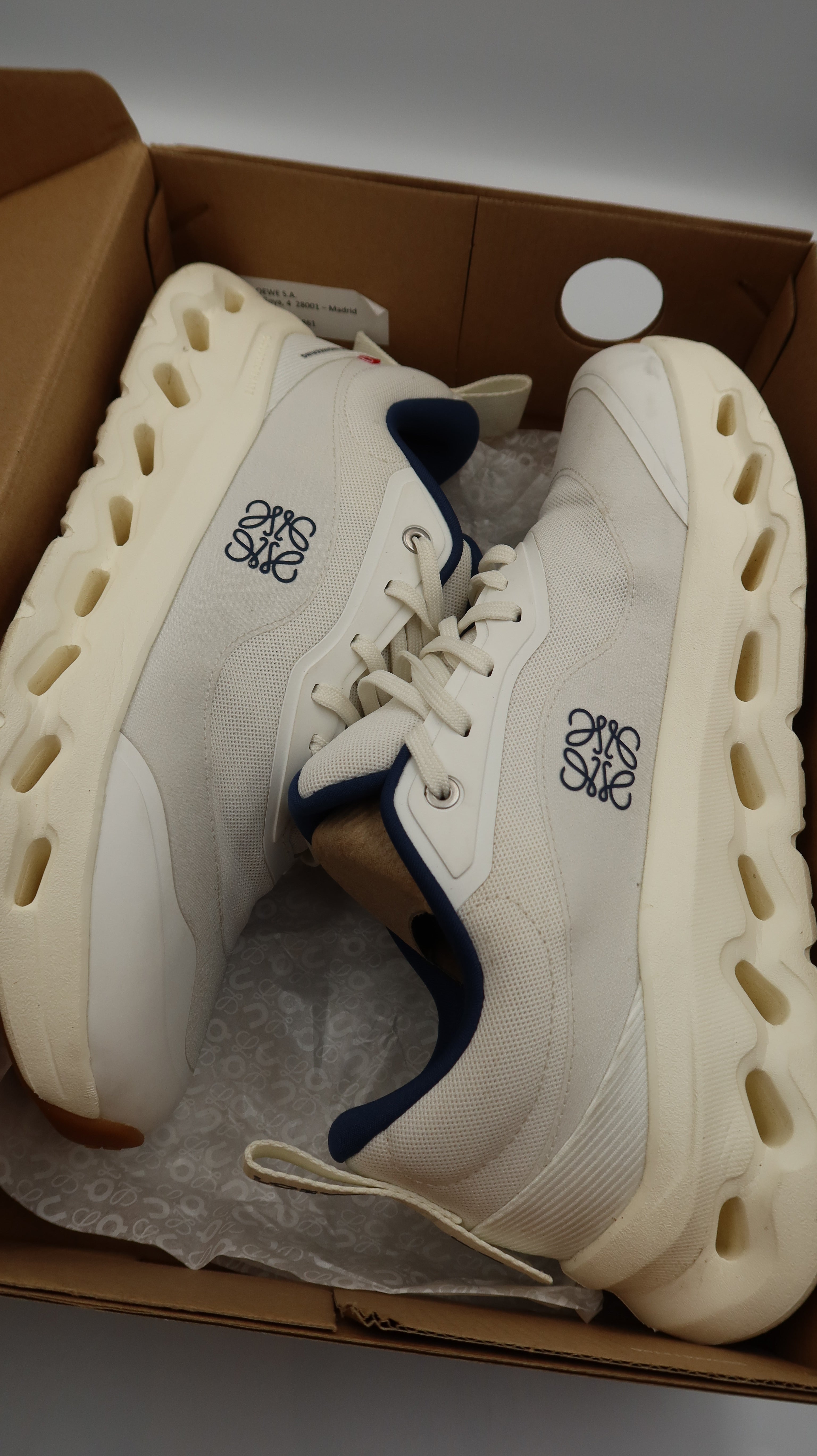 Loewe On Cloud (EU44)