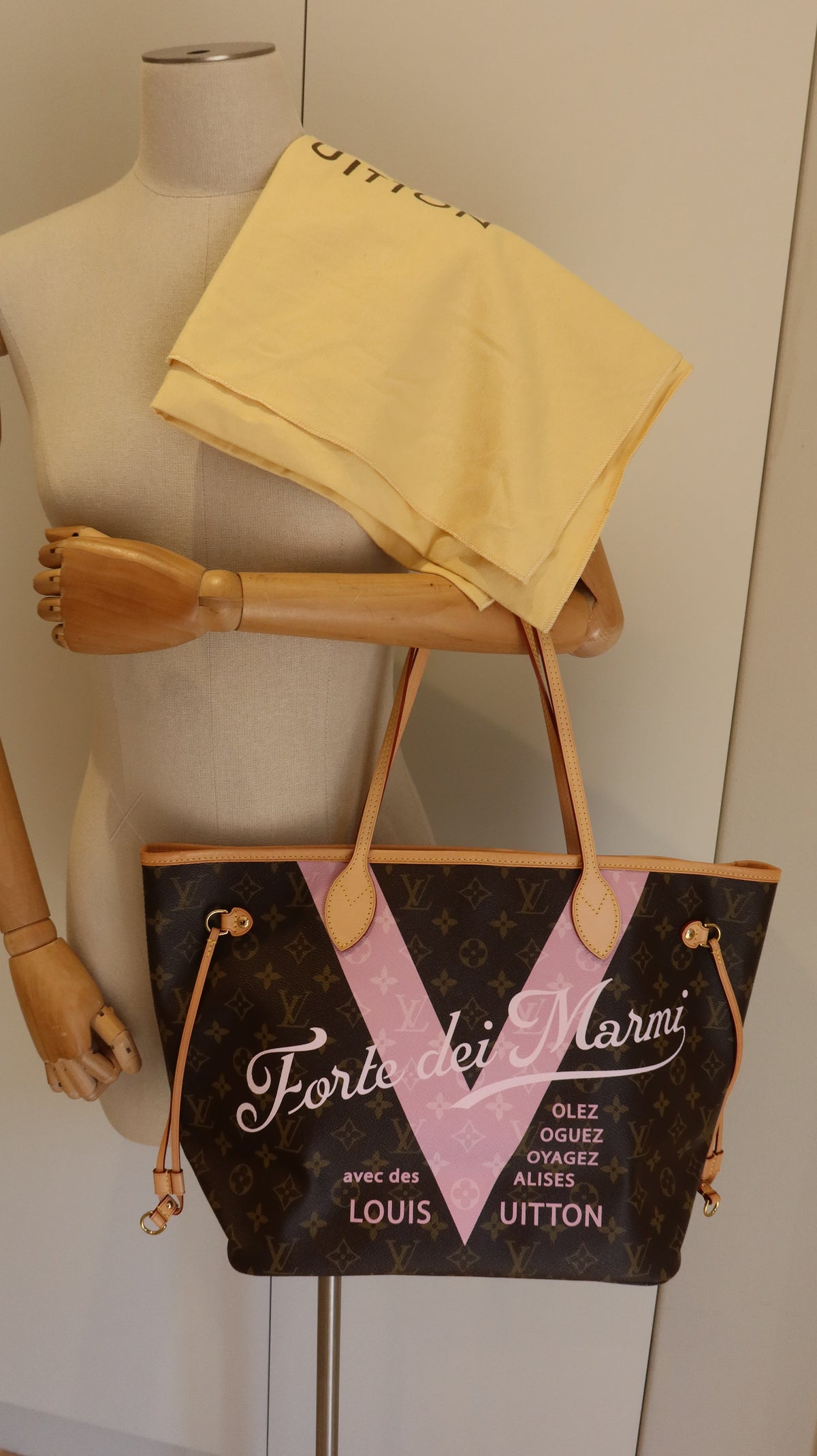 Louis Vuitton Neverfull MM *Limited Edition*