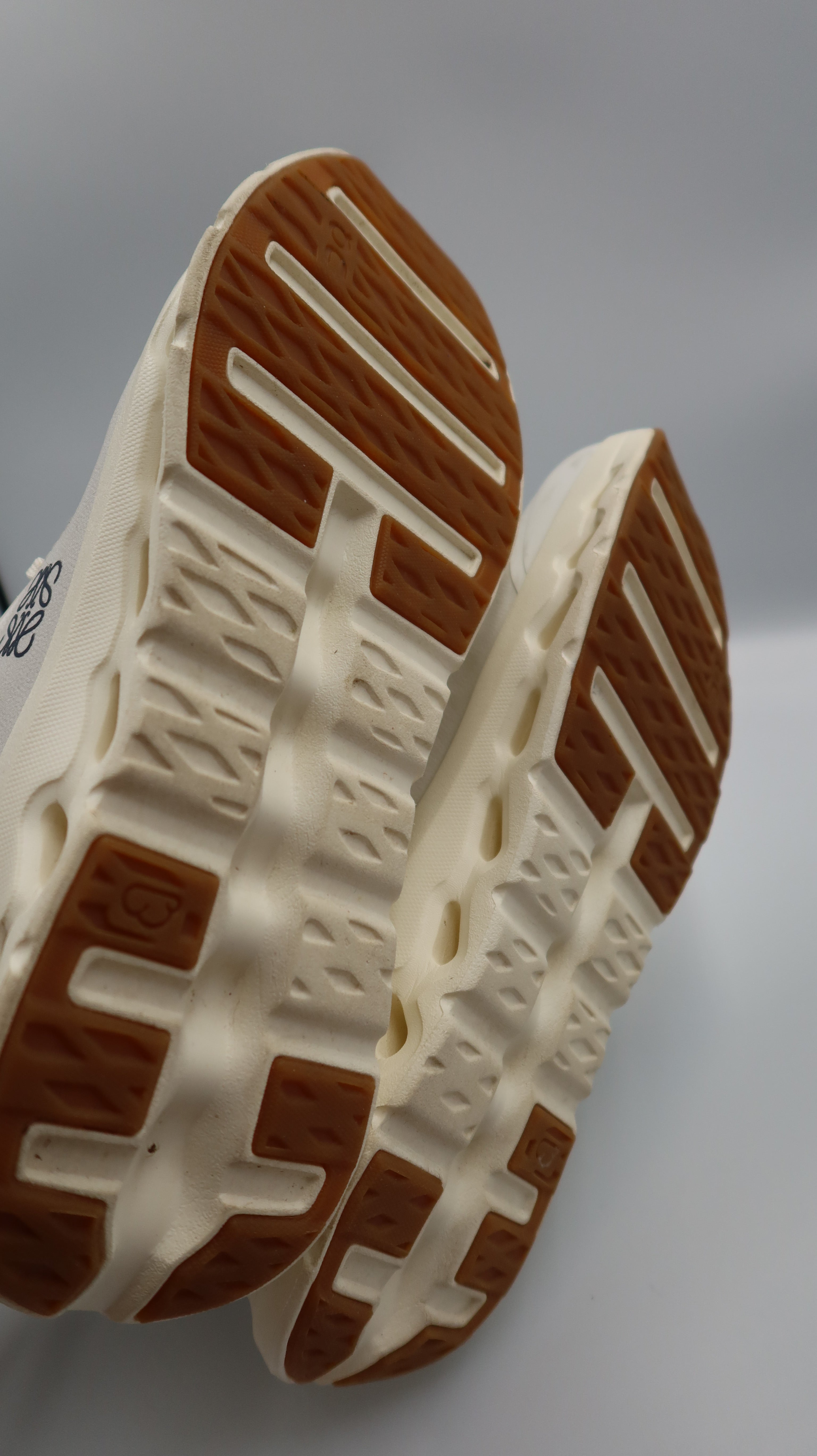 Loewe On Cloud (EU44)