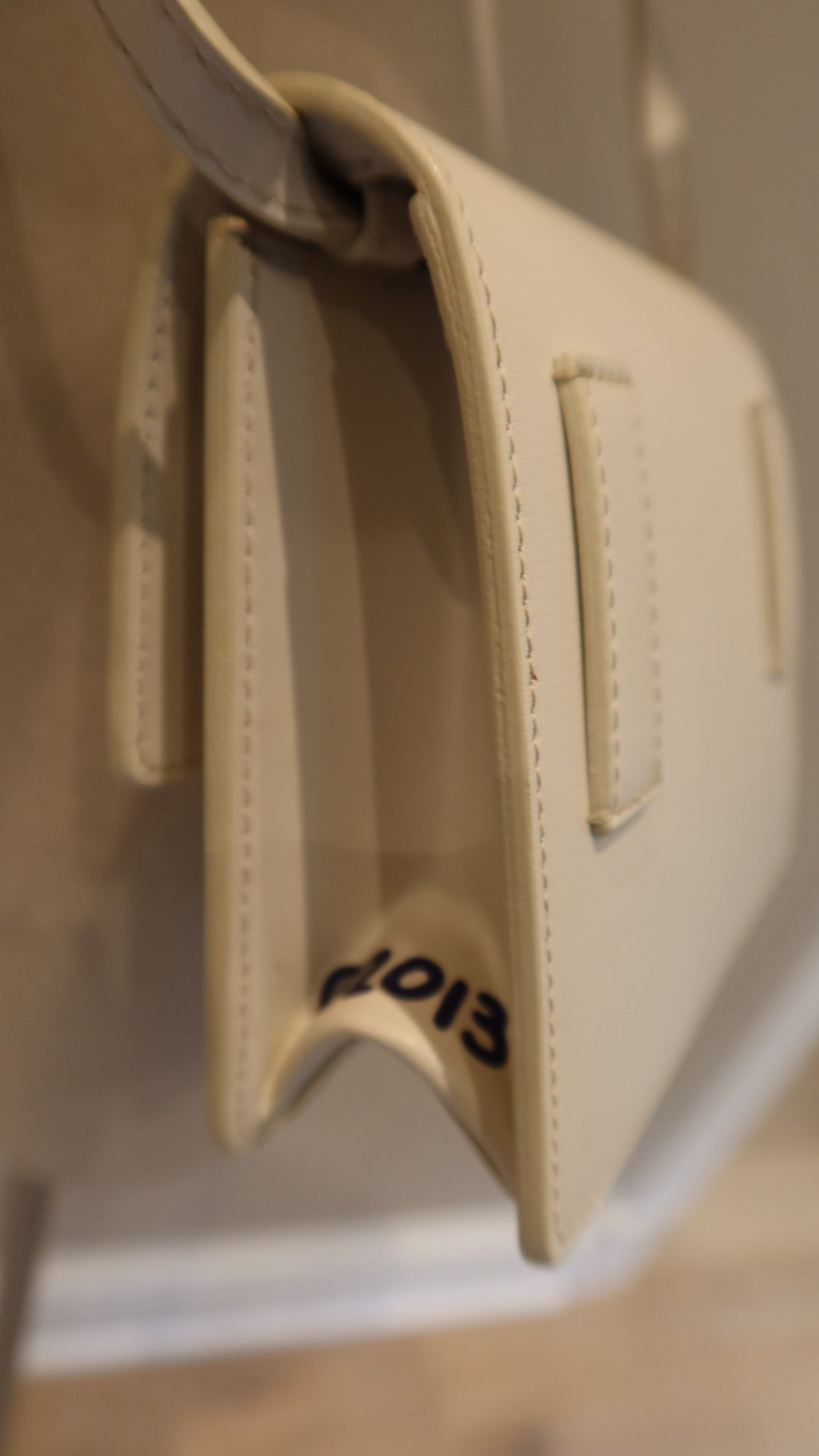 OFF WHITE Jitney Bag