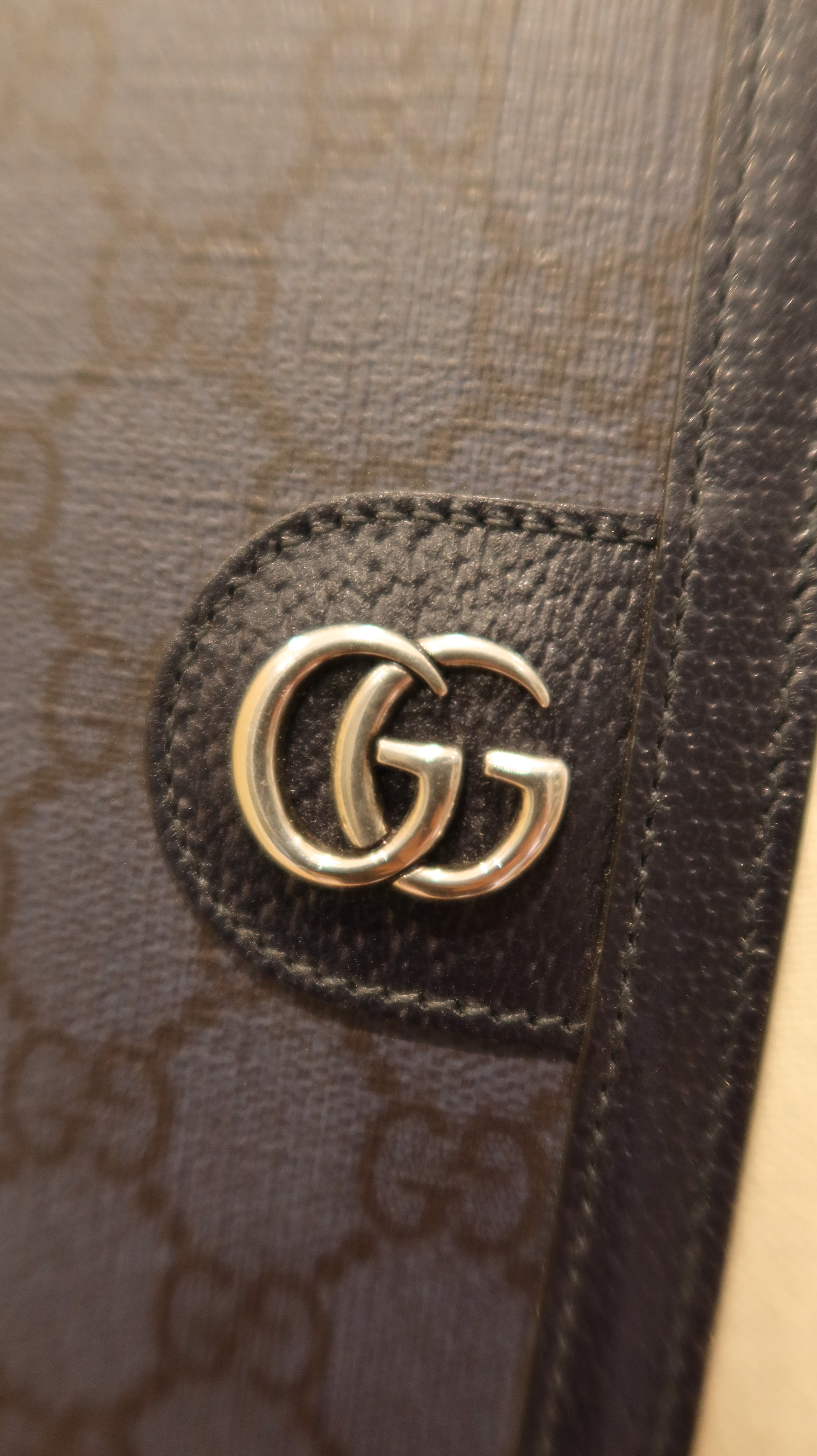 Gucci Bi Fold Wallet
