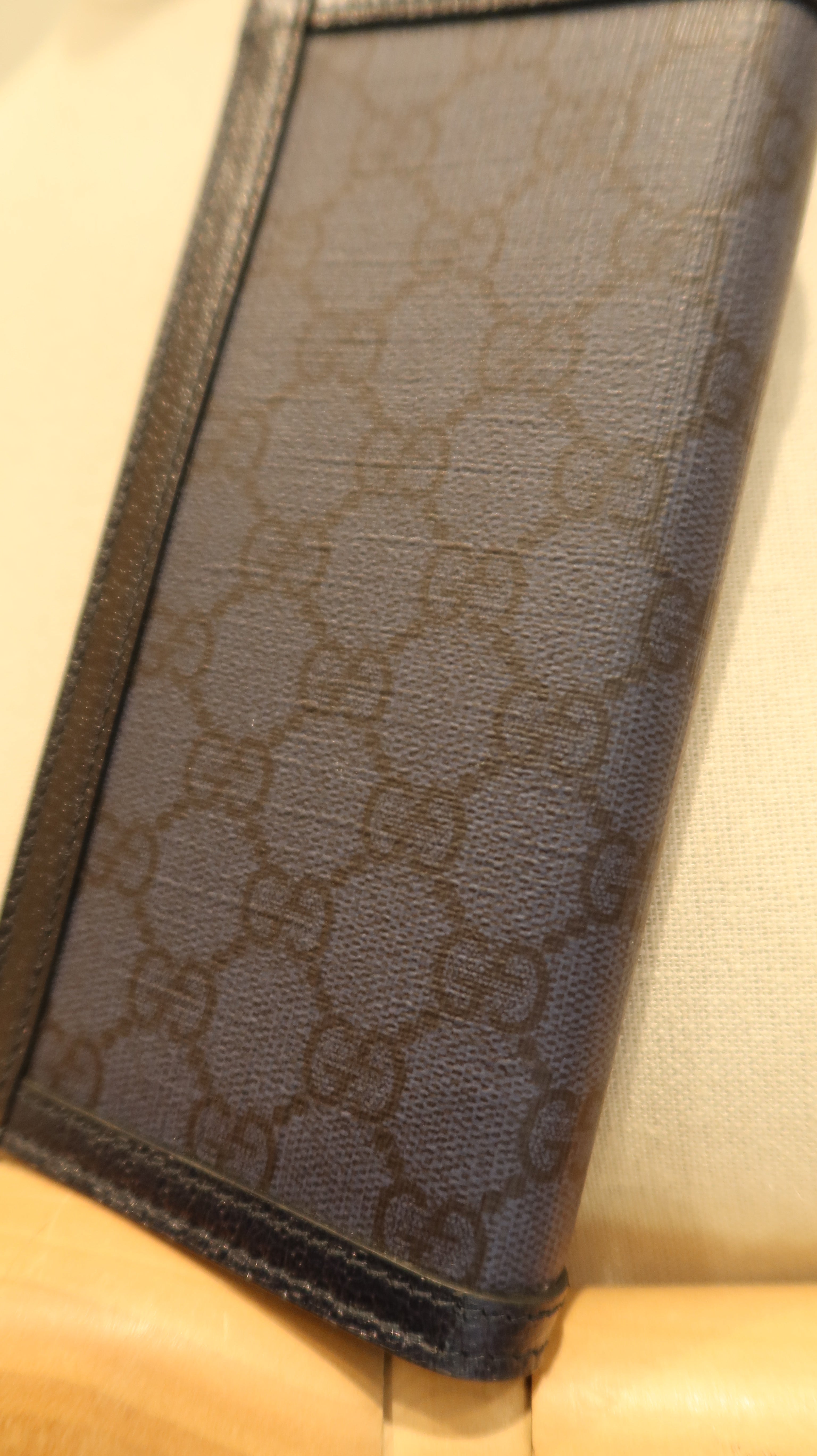 Gucci Bi Fold Wallet