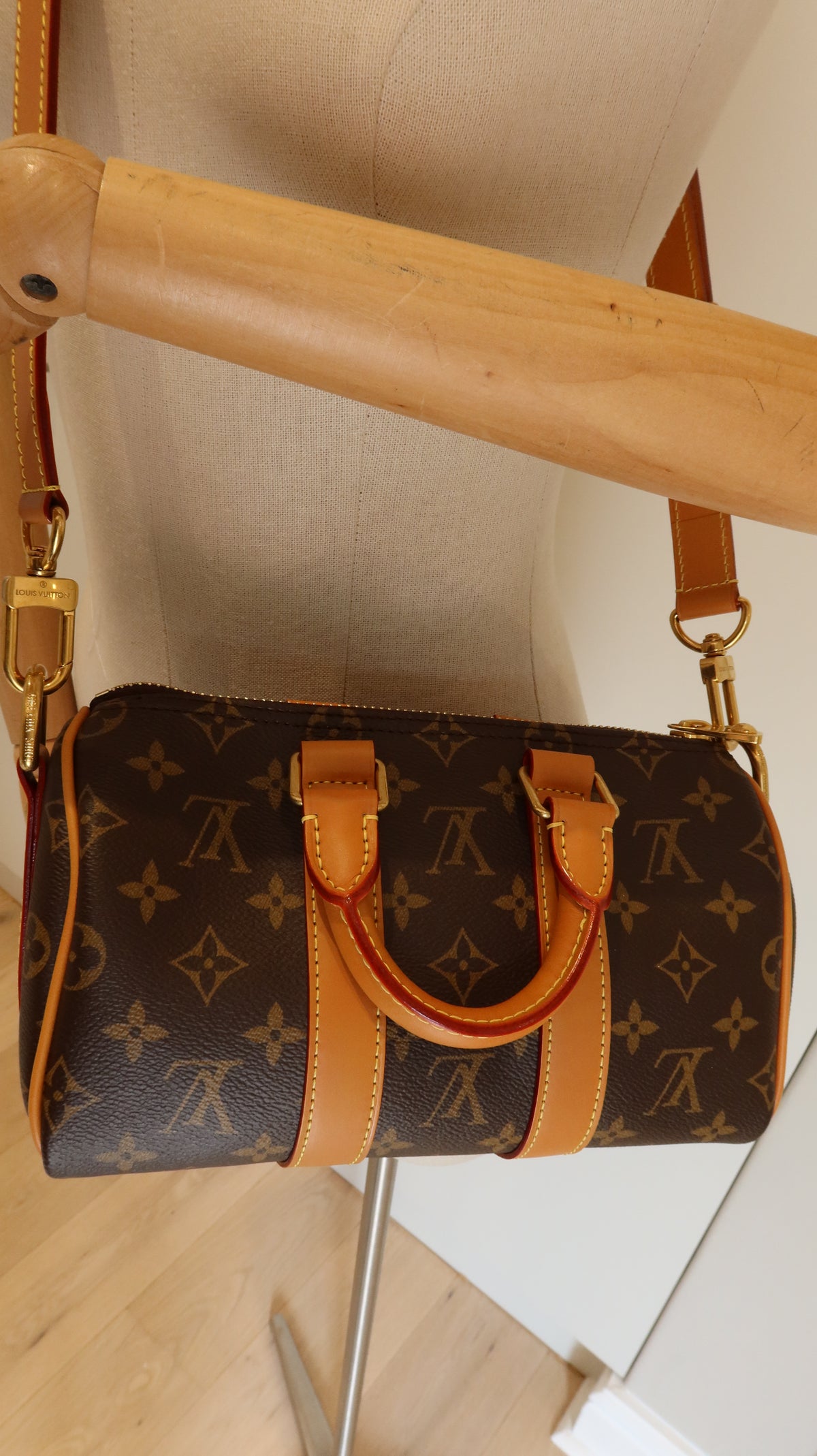 Louis Vuitton Keepall Bandoulière 25