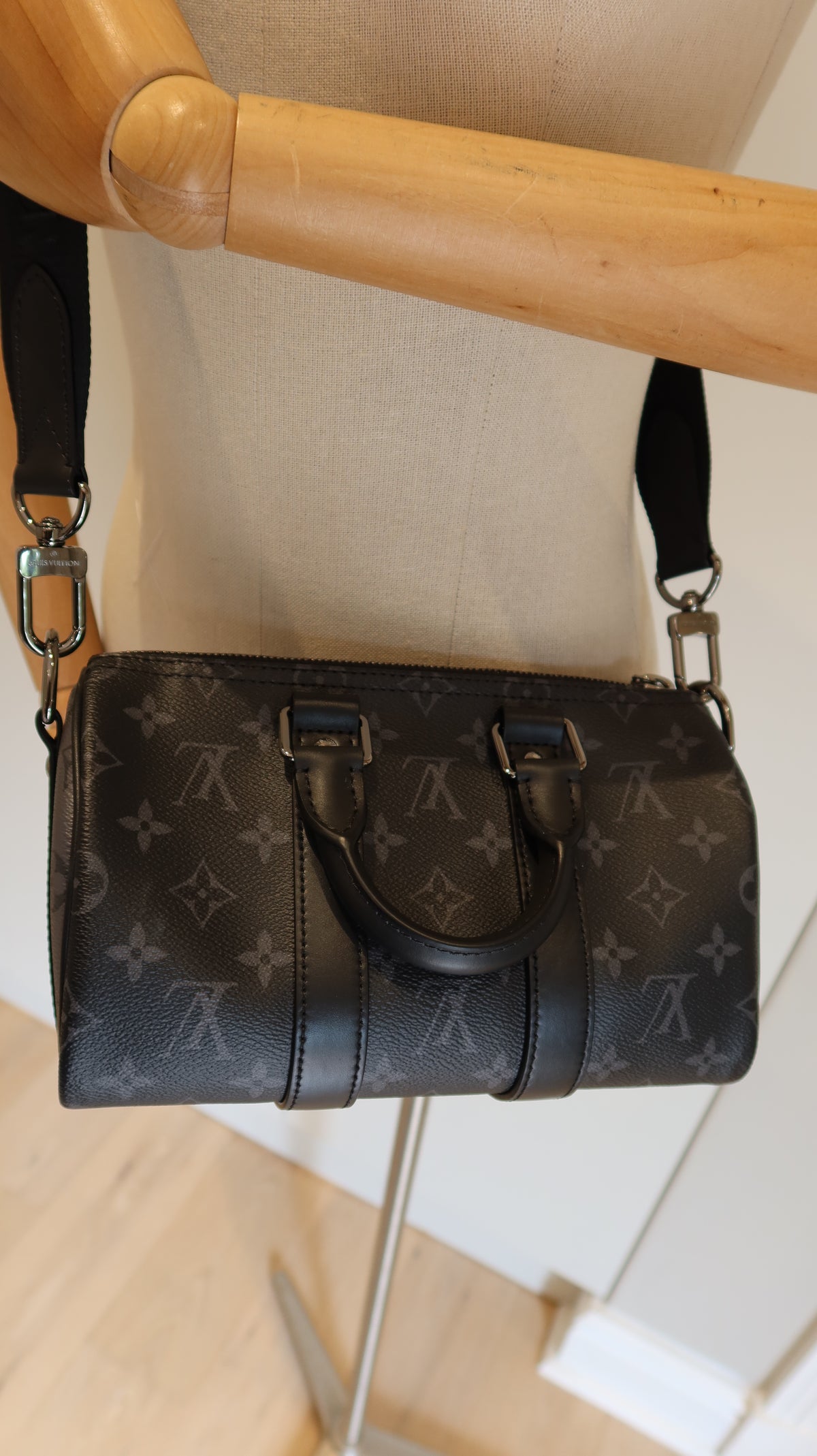 Louis Vuitton Keepall Bandoulière 25