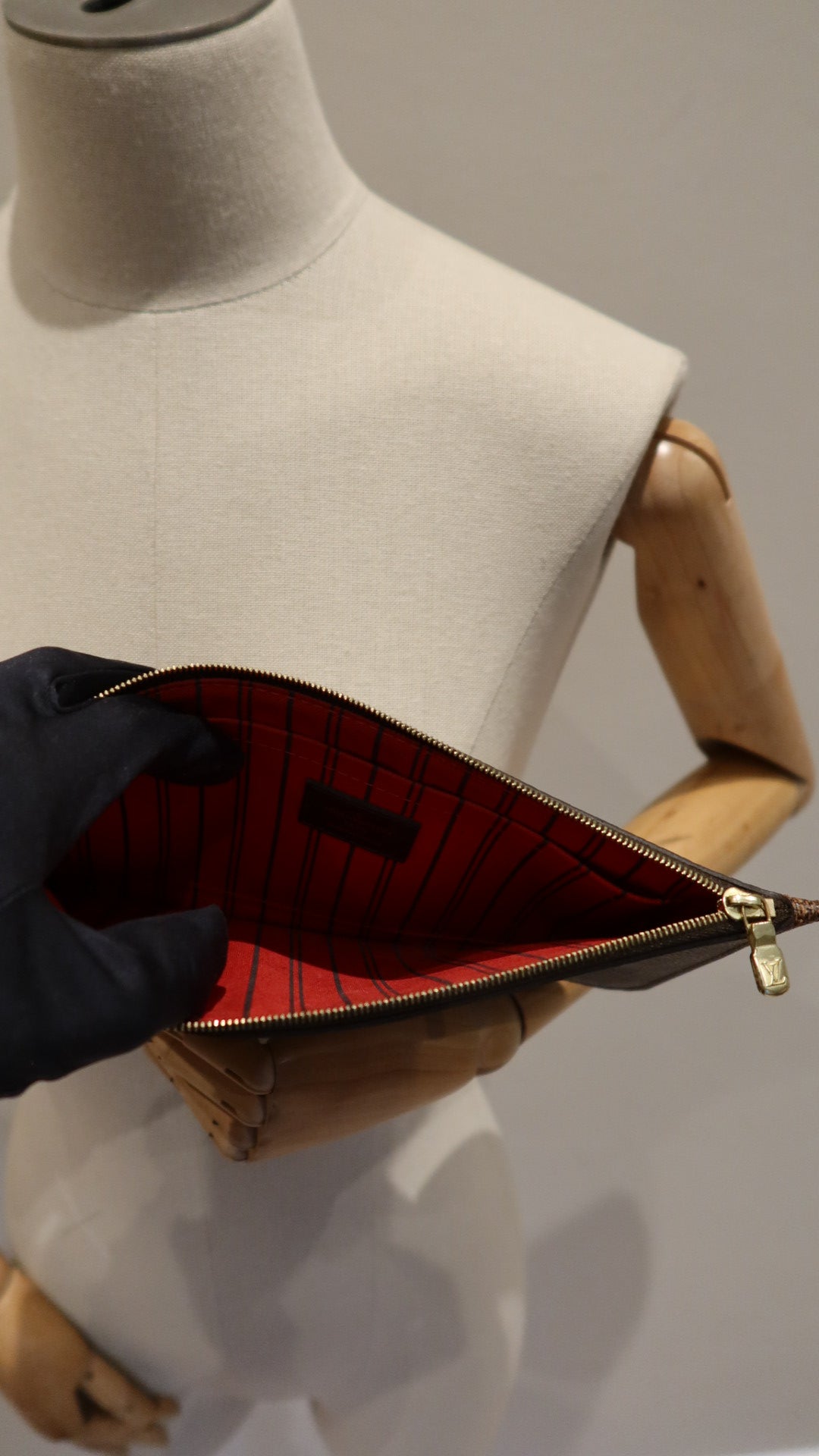 Louis Vuitton Neverfull Pochette