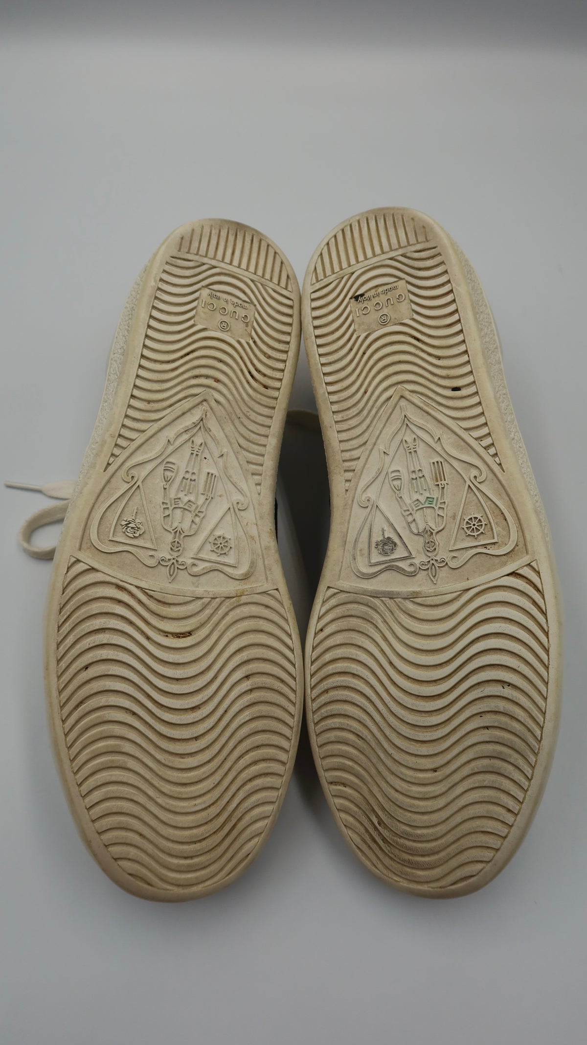 Gucci Sneakers (EU40)