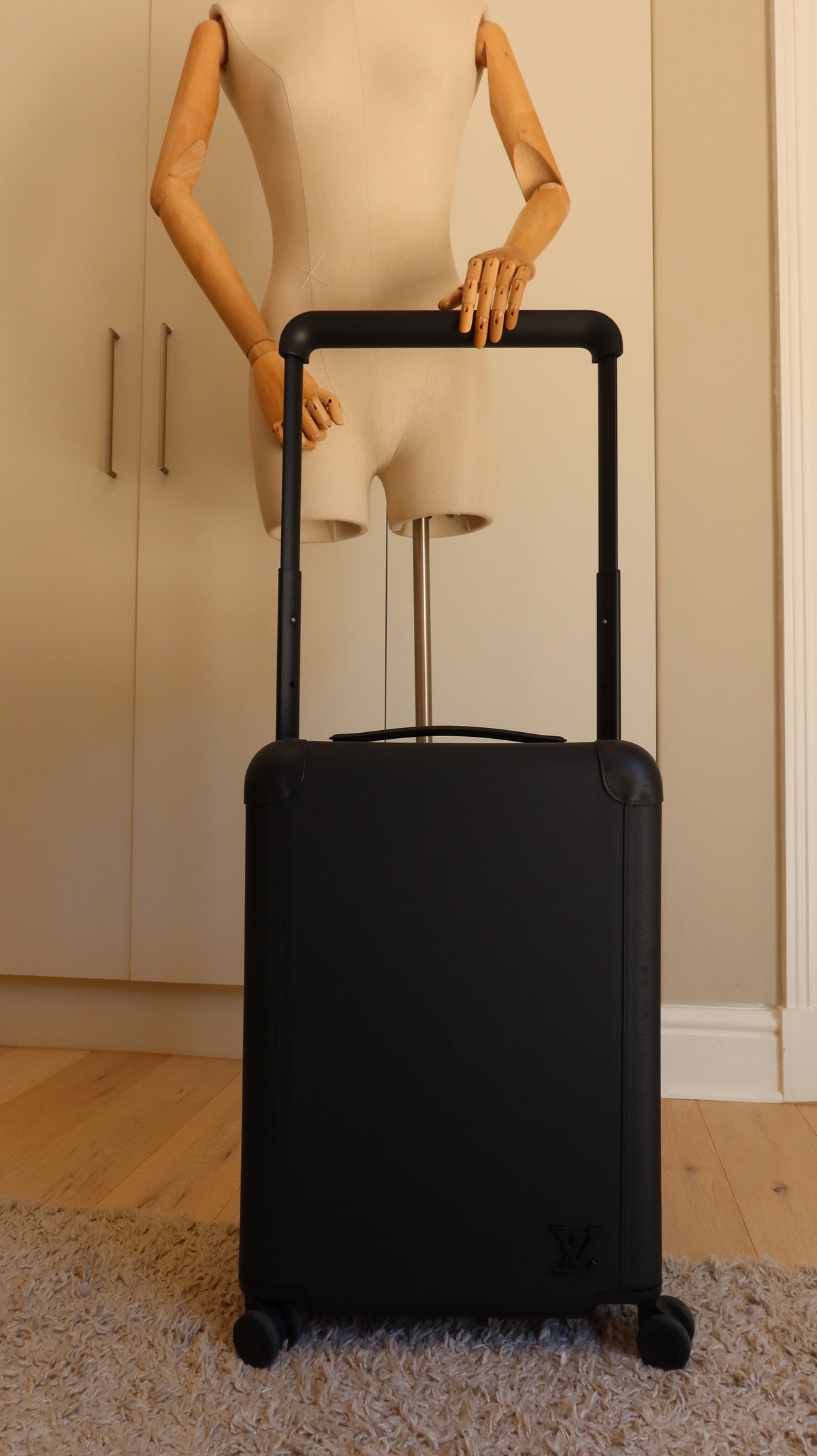 Louis Vuitton Horizon 55 Rolling Suitcase