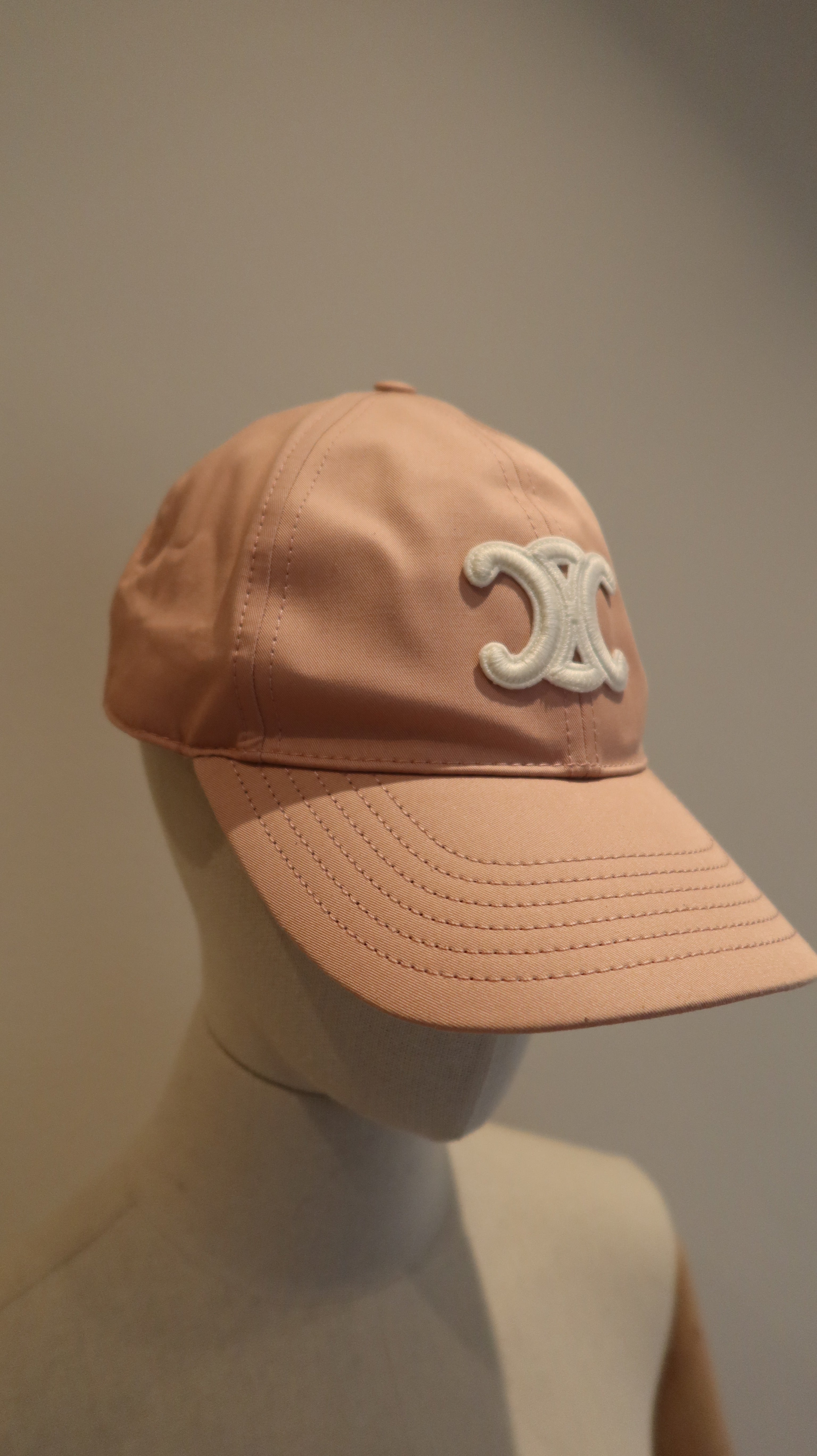 CELINE Triomphe Cap (S)