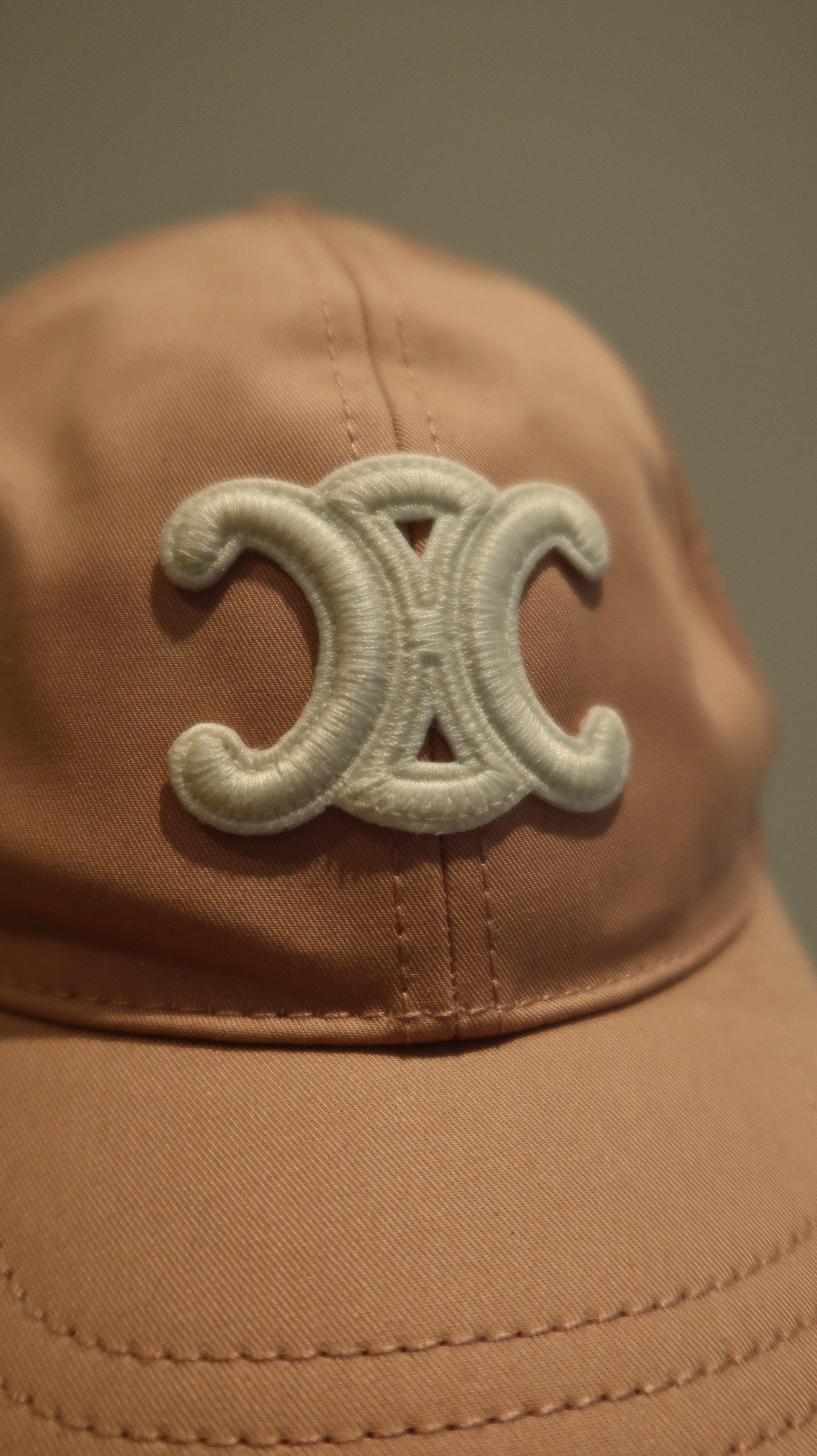 CELINE Triomphe Cap (S)