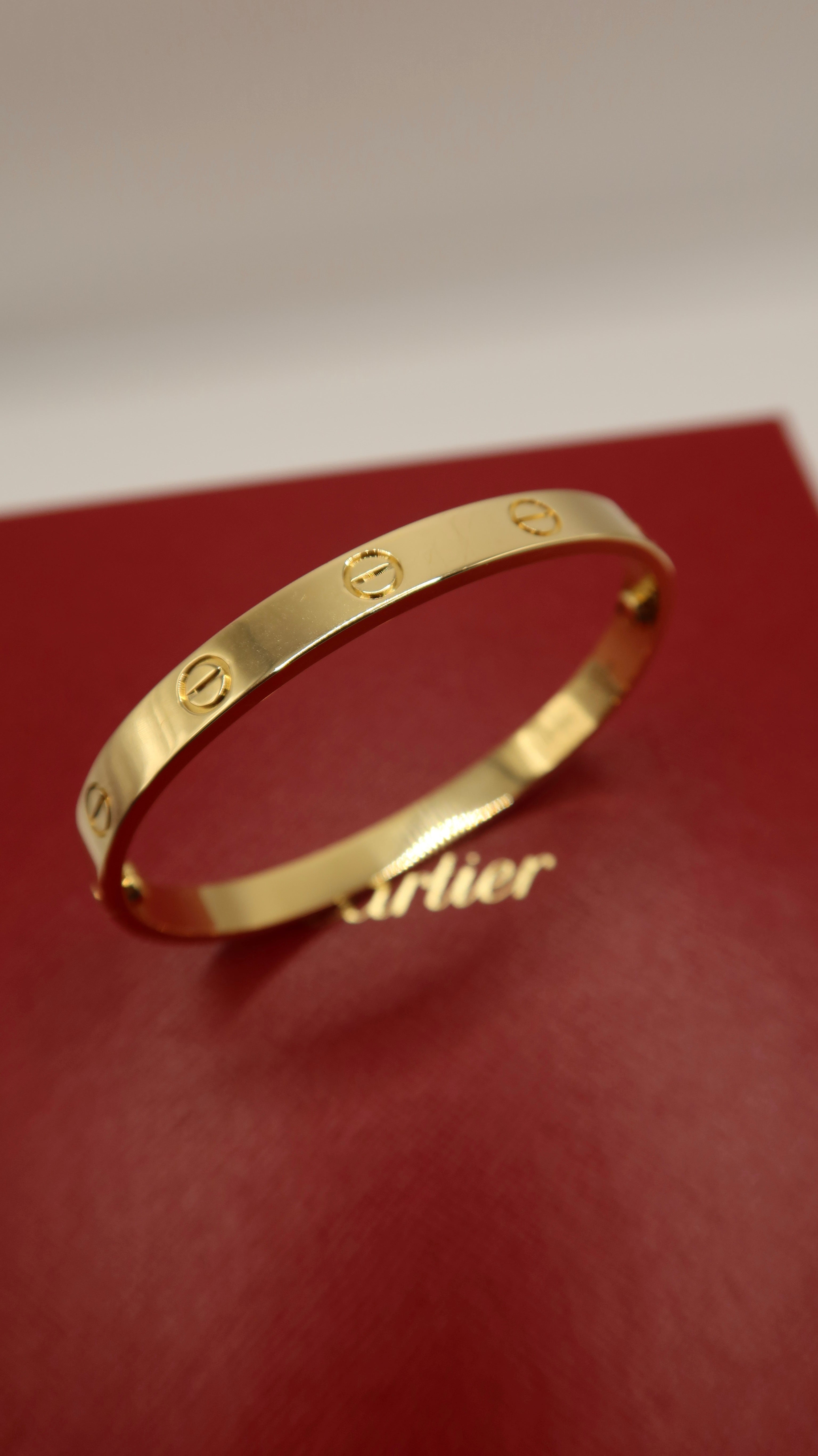 Cartier Love Bracelet (17/YG)
