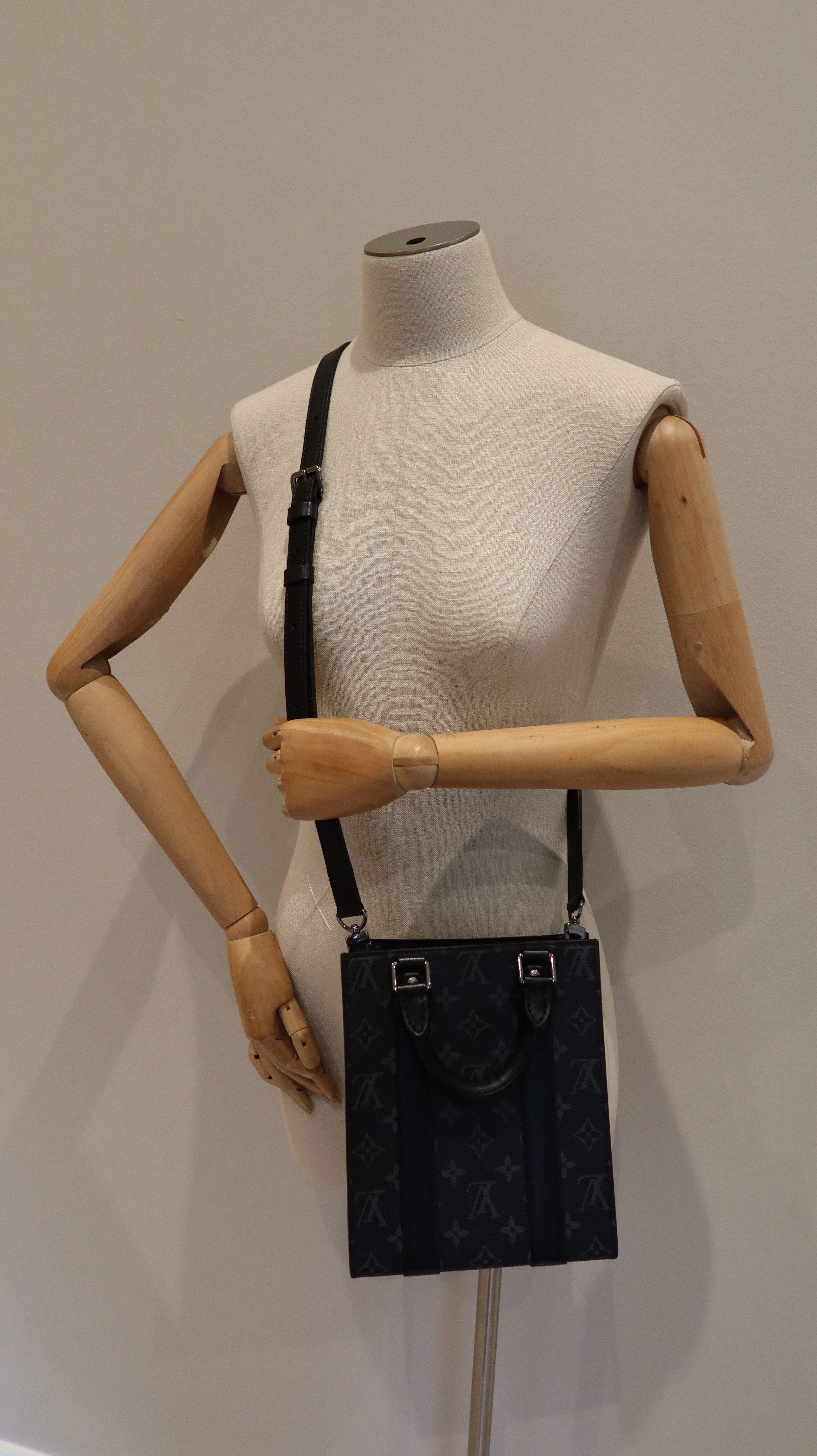 Louis Vuitton Eclipse Sac Plat