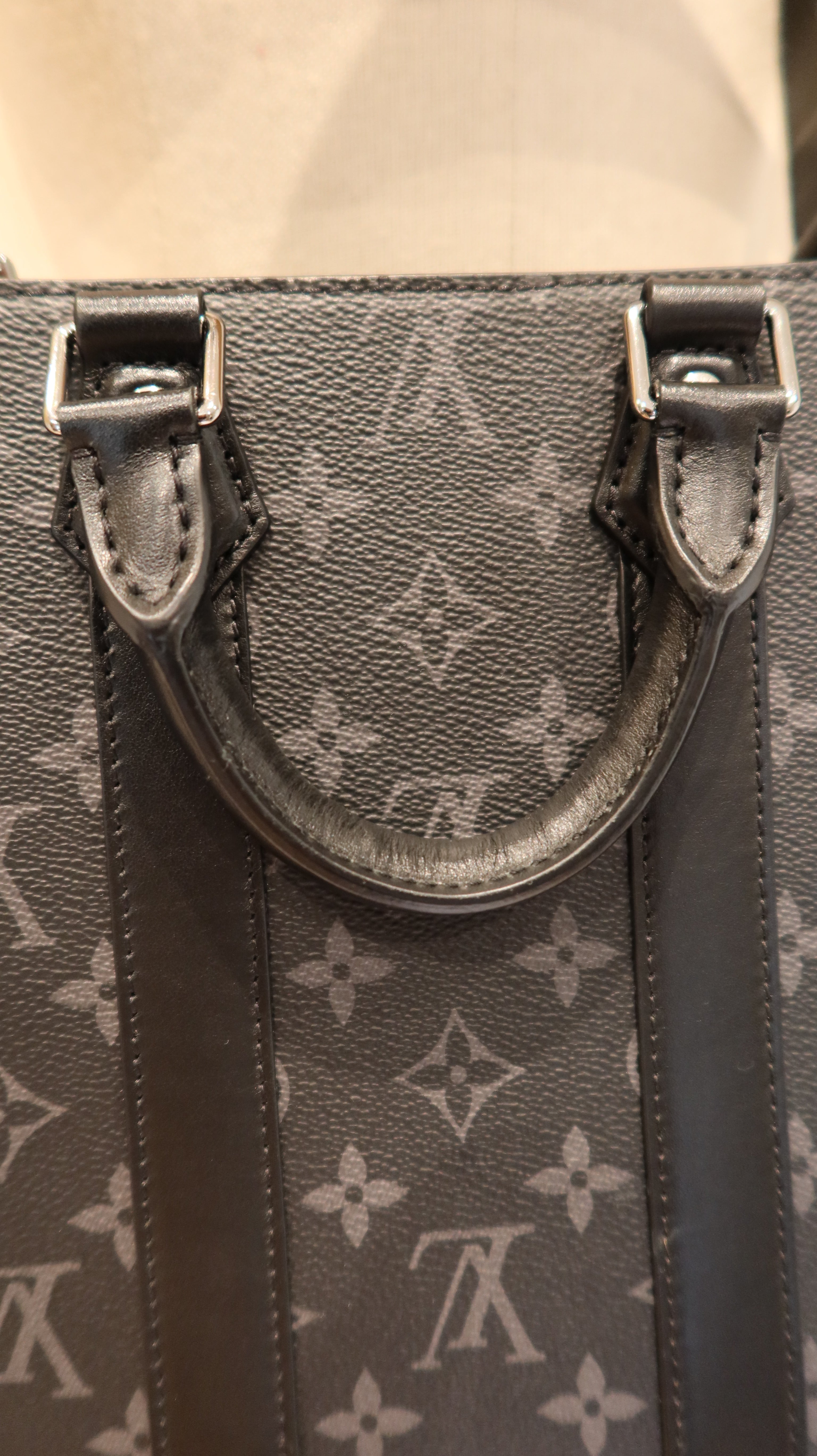 Louis Vuitton Eclipse Sac Plat
