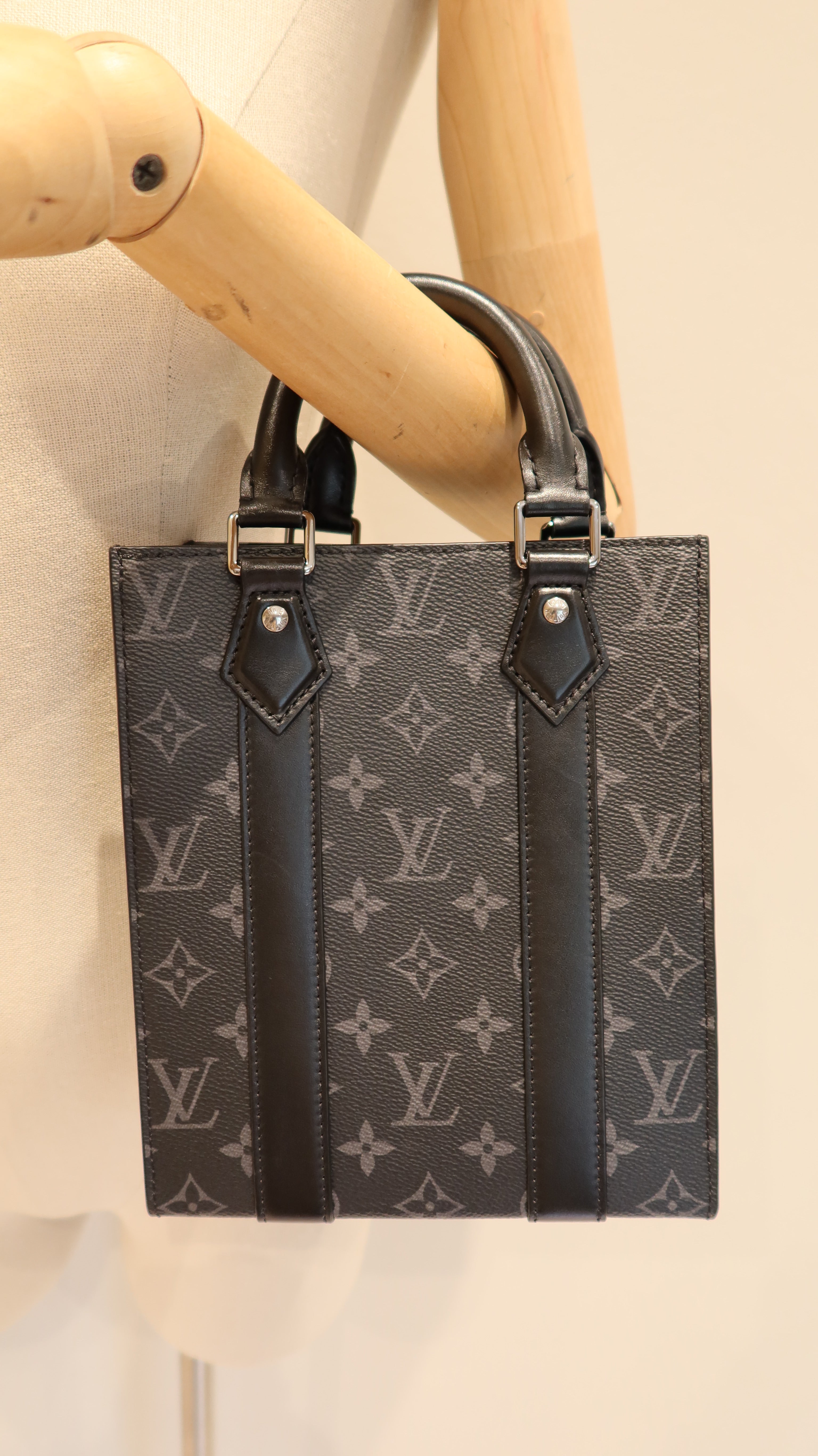 Louis Vuitton Eclipse Sac Plat