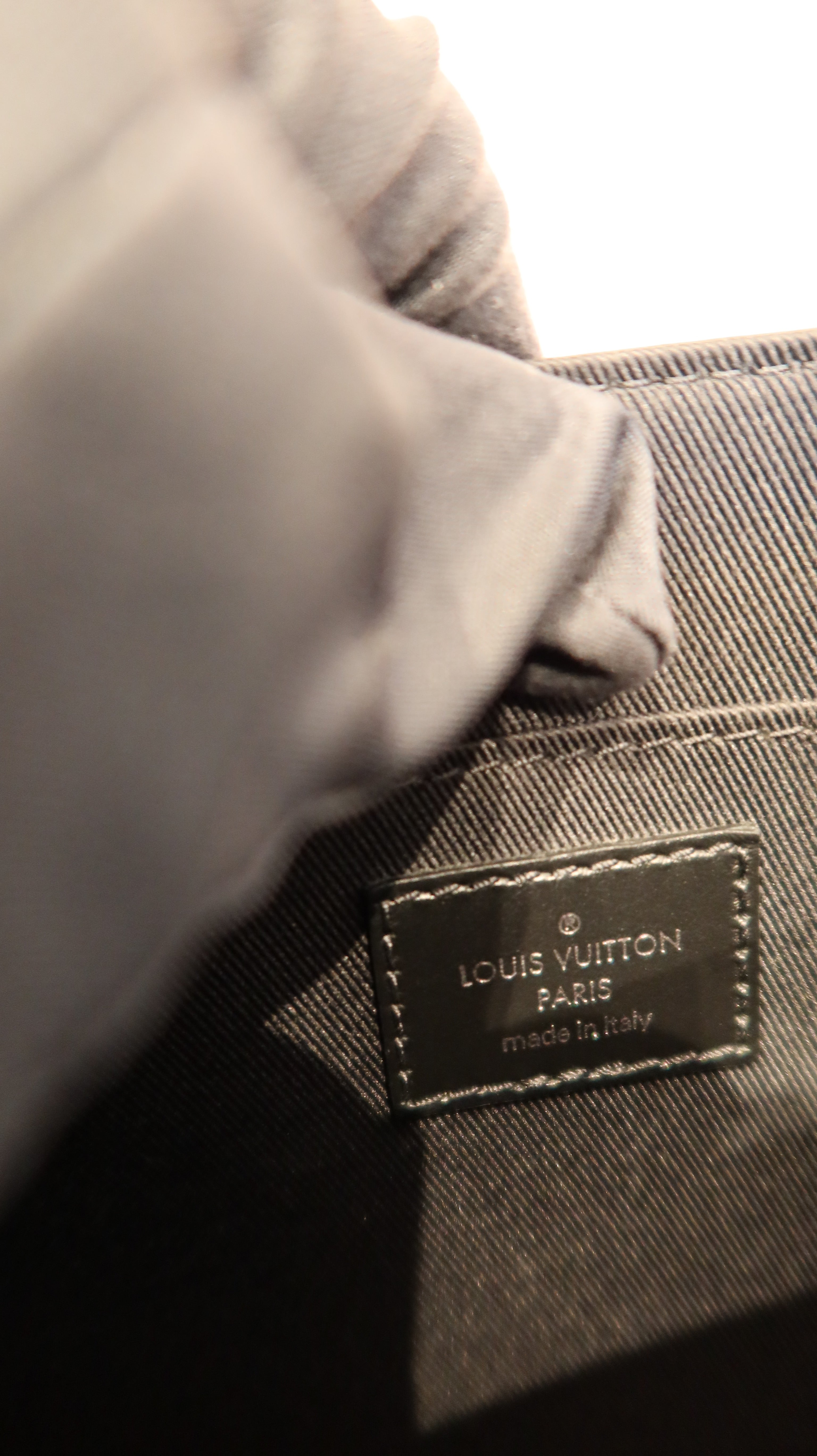 Louis Vuitton Eclipse Sac Plat