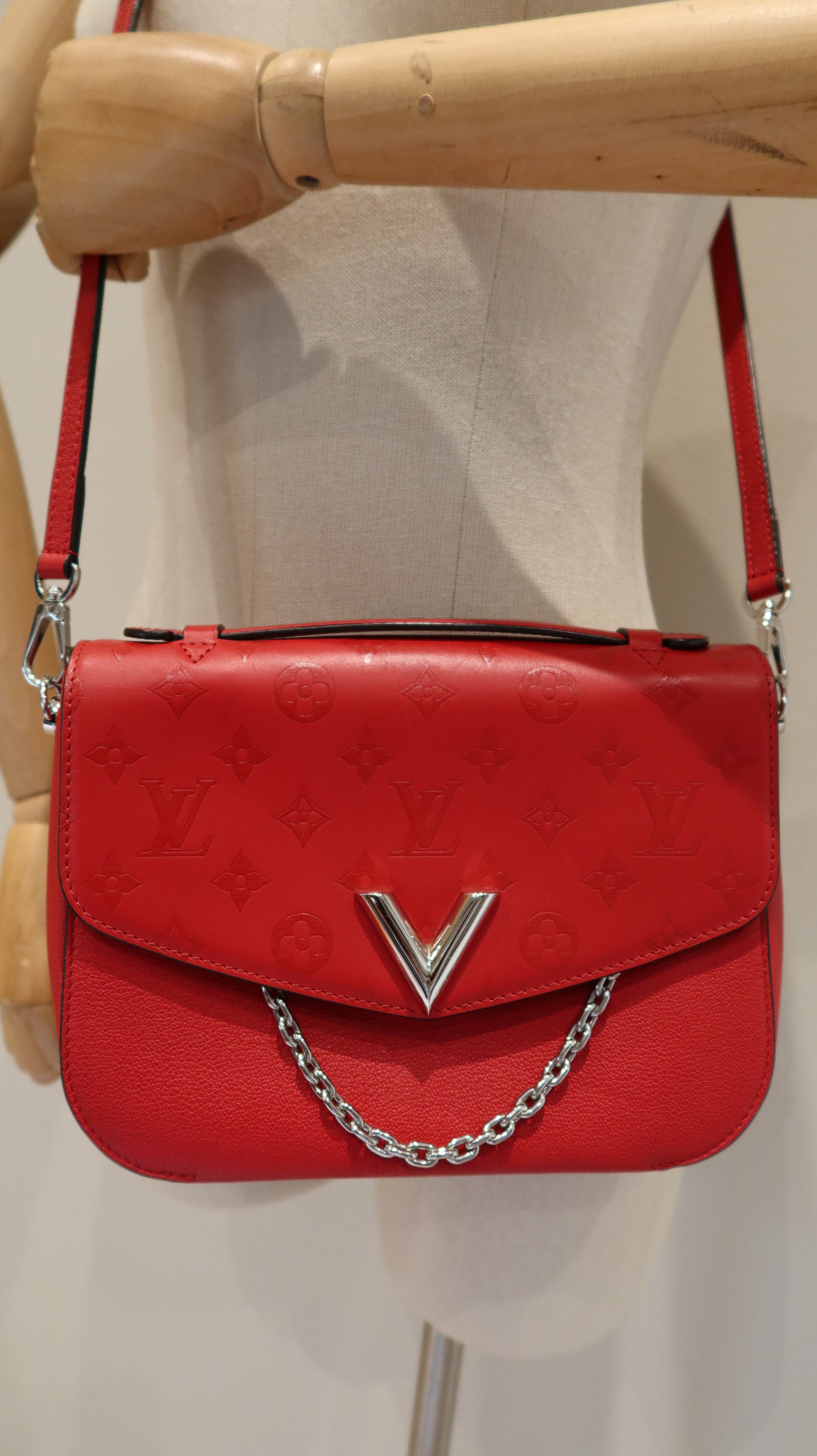 Louis Vuitton Very Messenger Bag