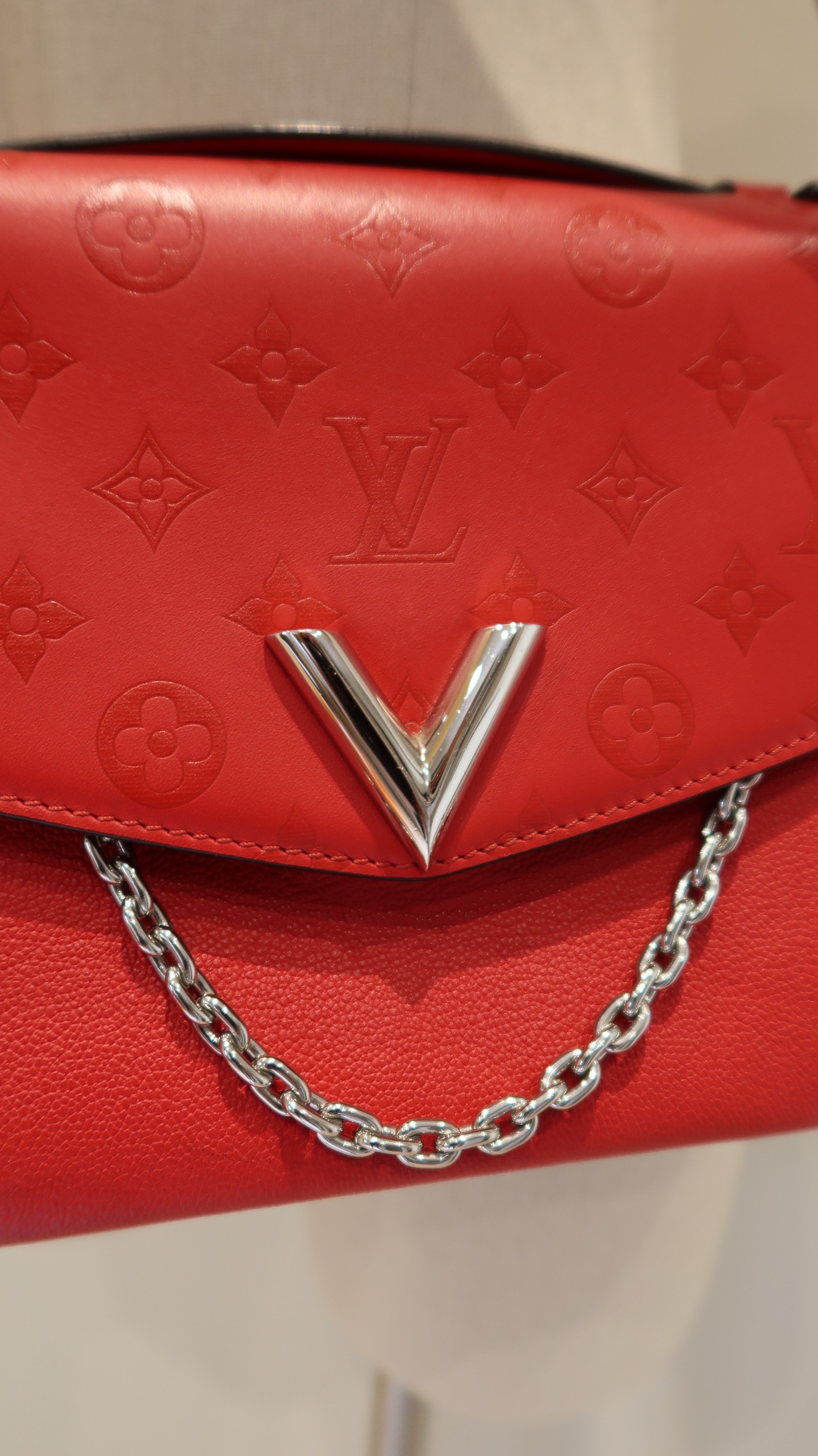 Louis Vuitton Very Messenger Bag